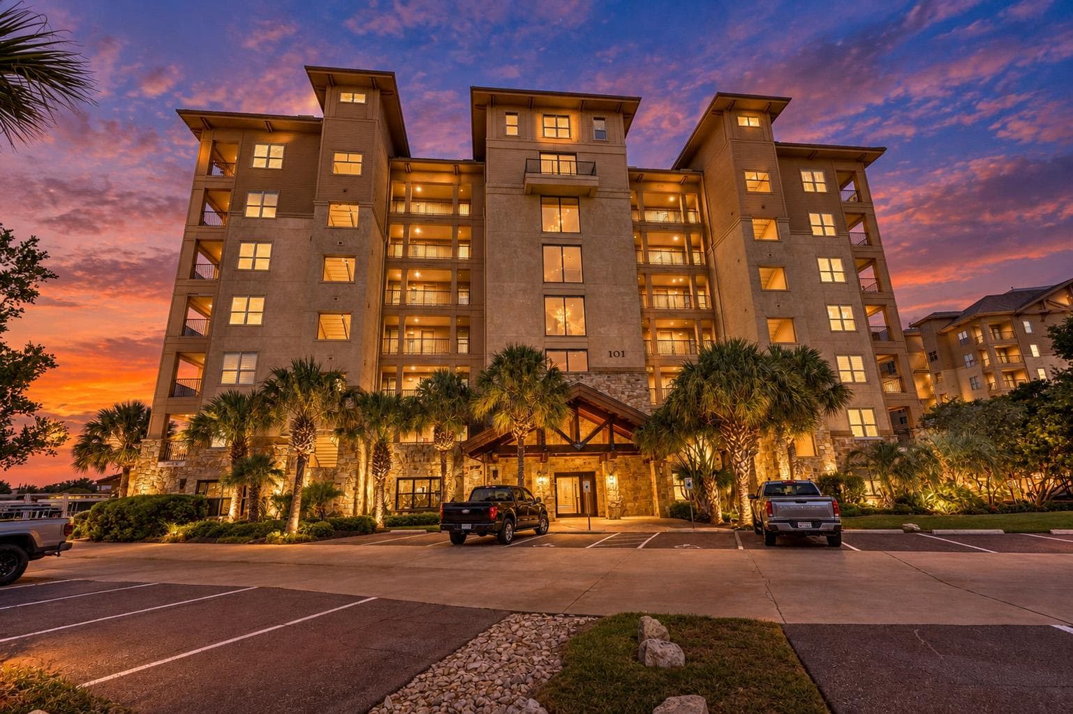 101 West Bank Dr #23