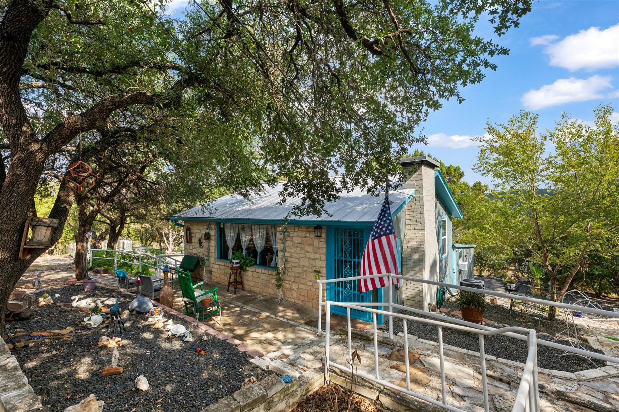 18307 E Lakeview Dr