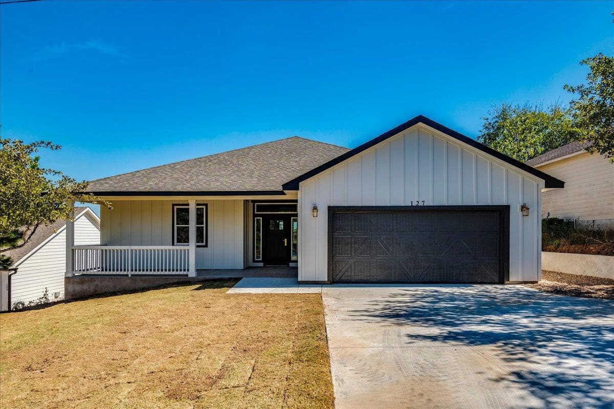 127 Mokalau Dr