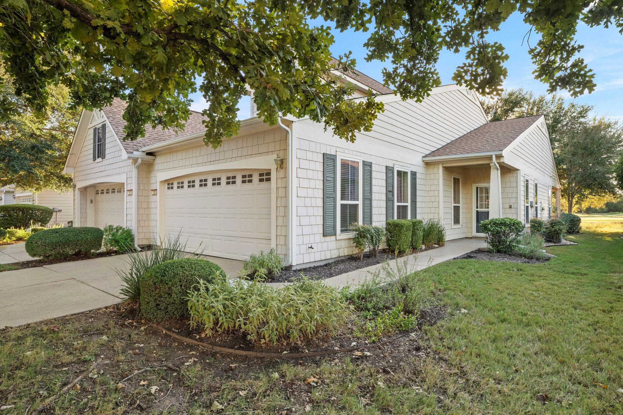 123 Dickens Cir