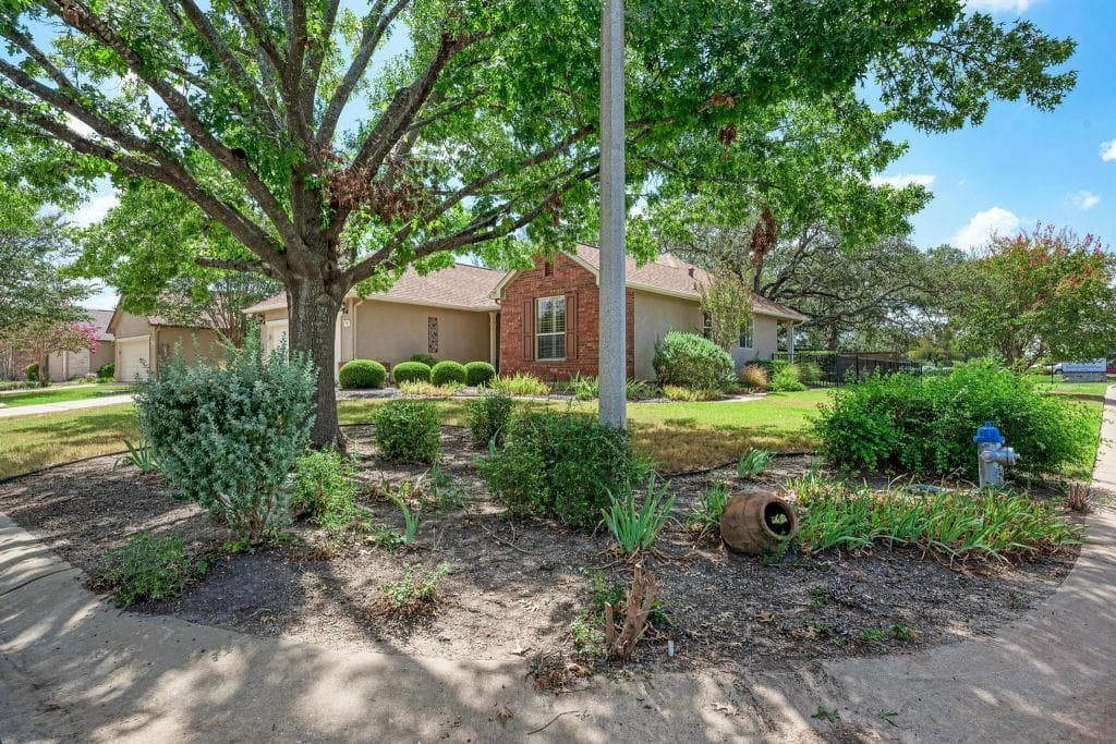 101 Dewberry Dr