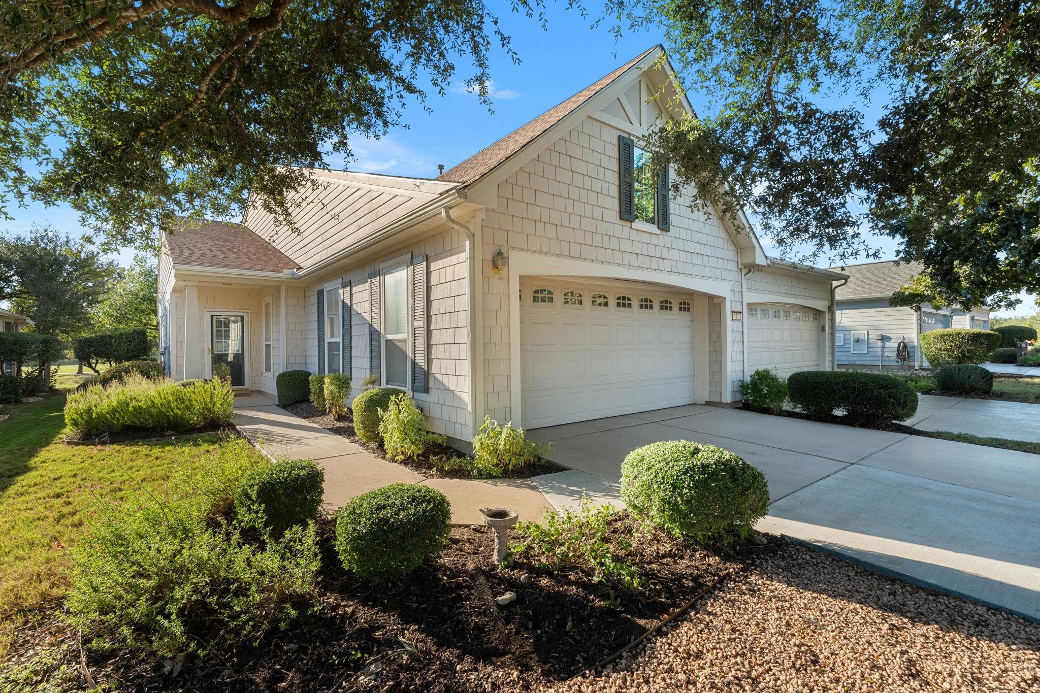 121 Dickens Cir