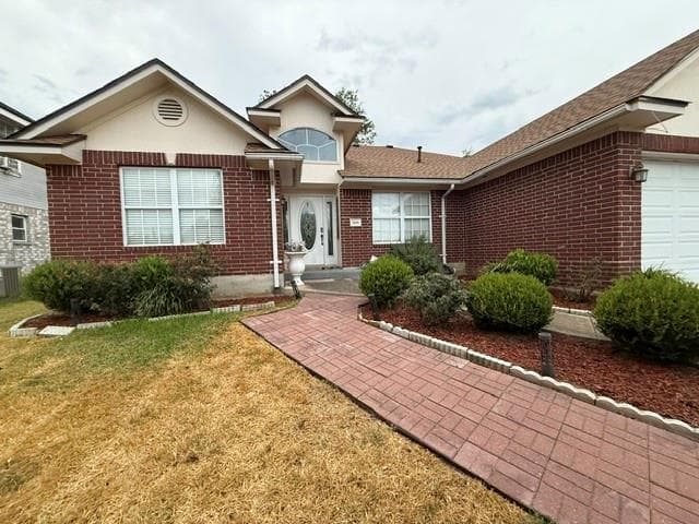 2106 Surrey Dr