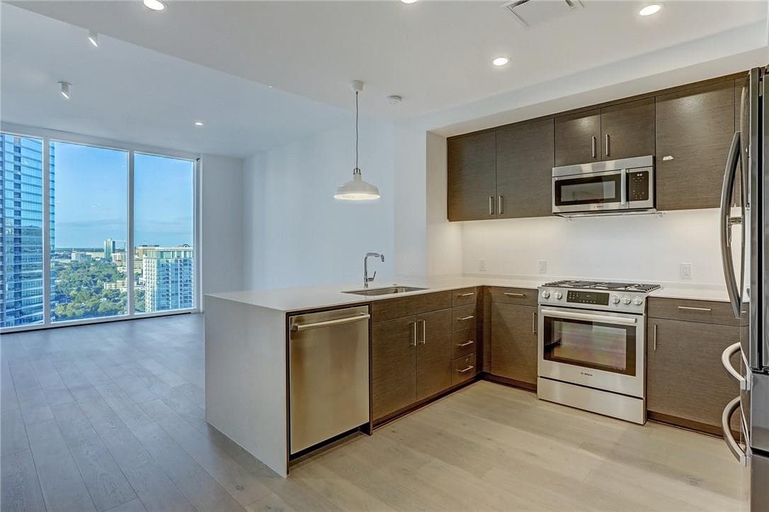 301 West Ave #2502