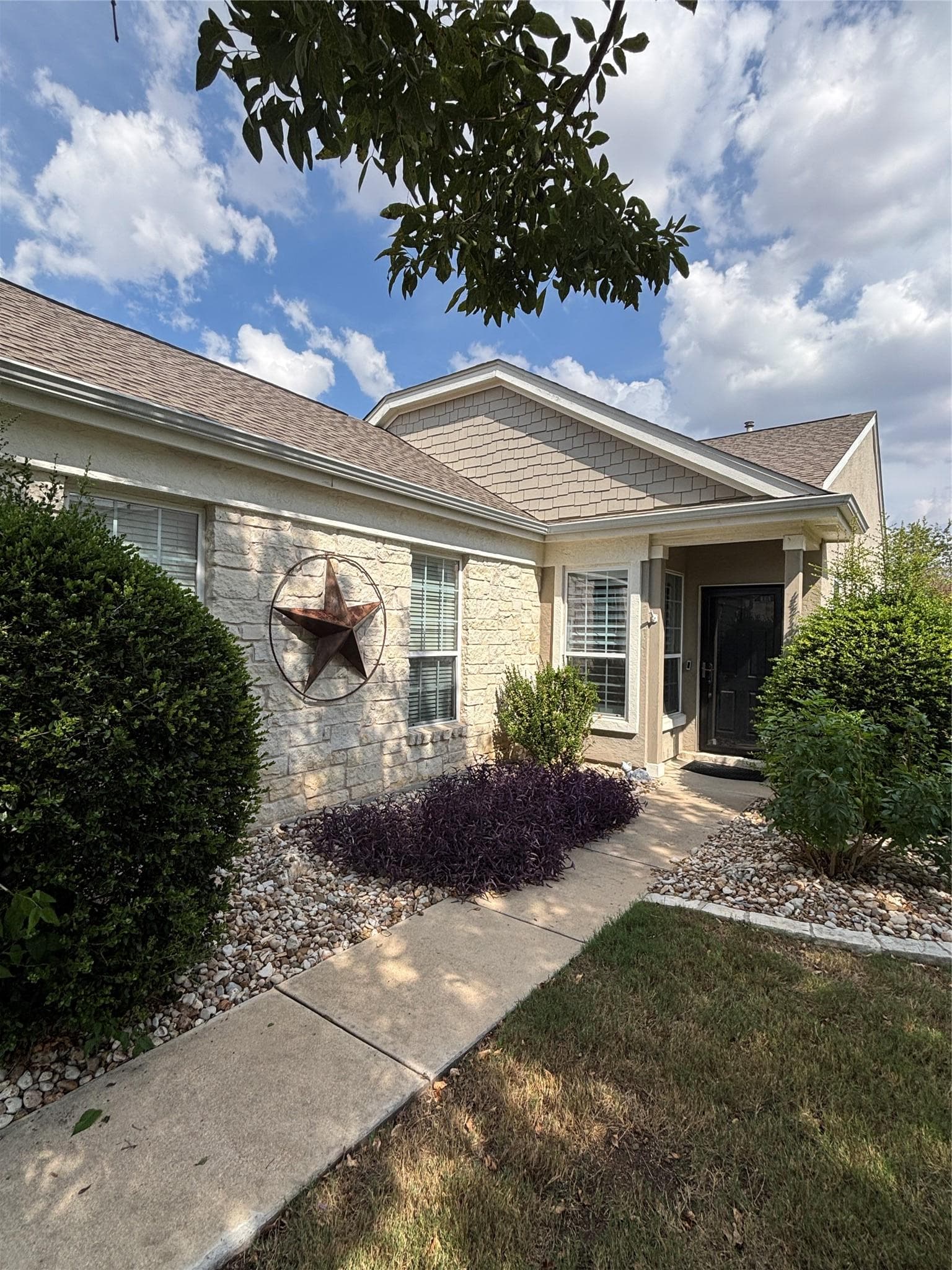 218 Monument Hill Trl