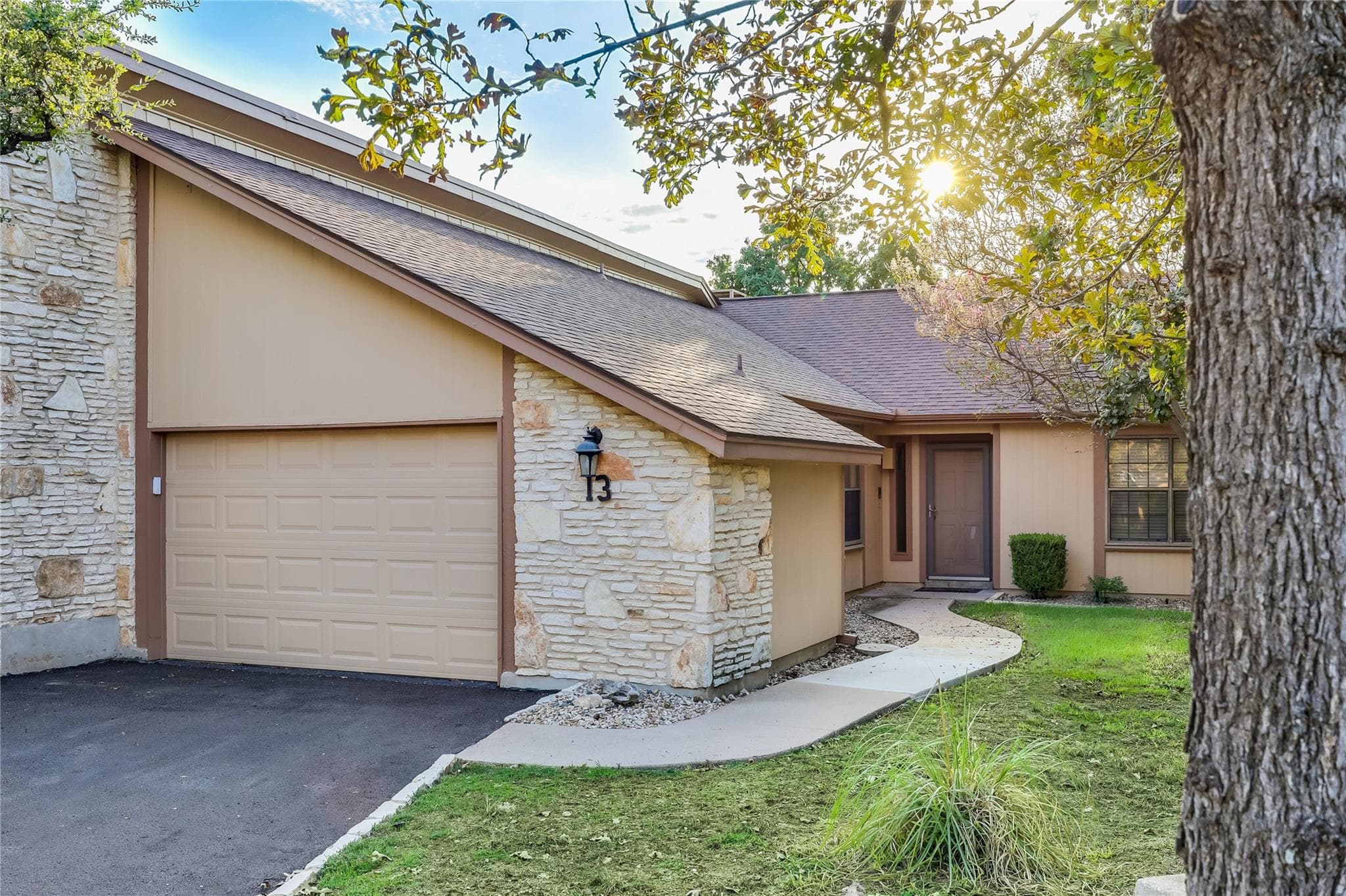 13 Oaks Pl