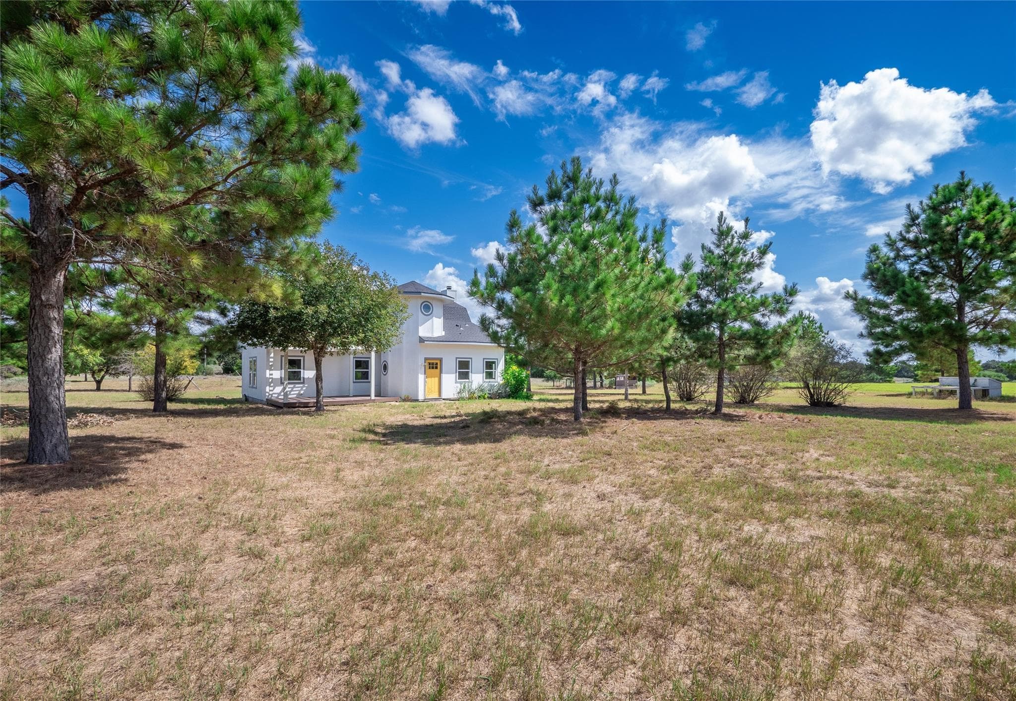 245 Country Ln