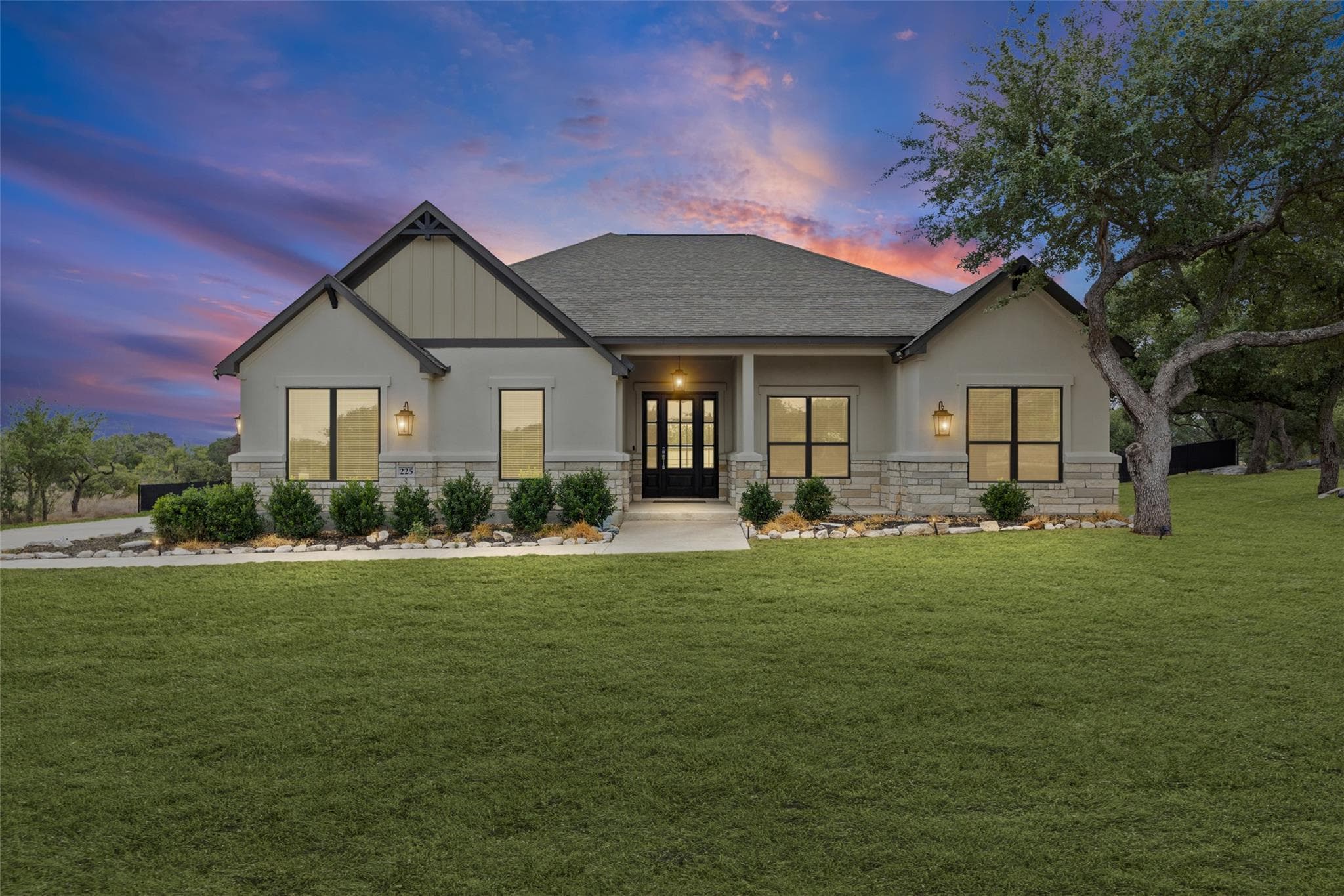 225 Spicewood Trails Dr