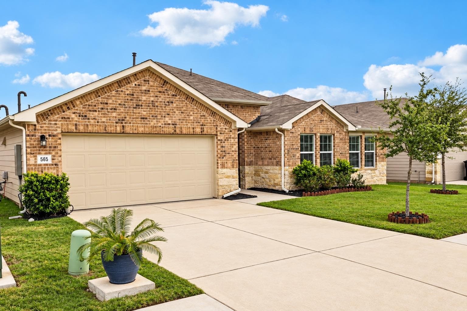 565 Apache Plum Dr