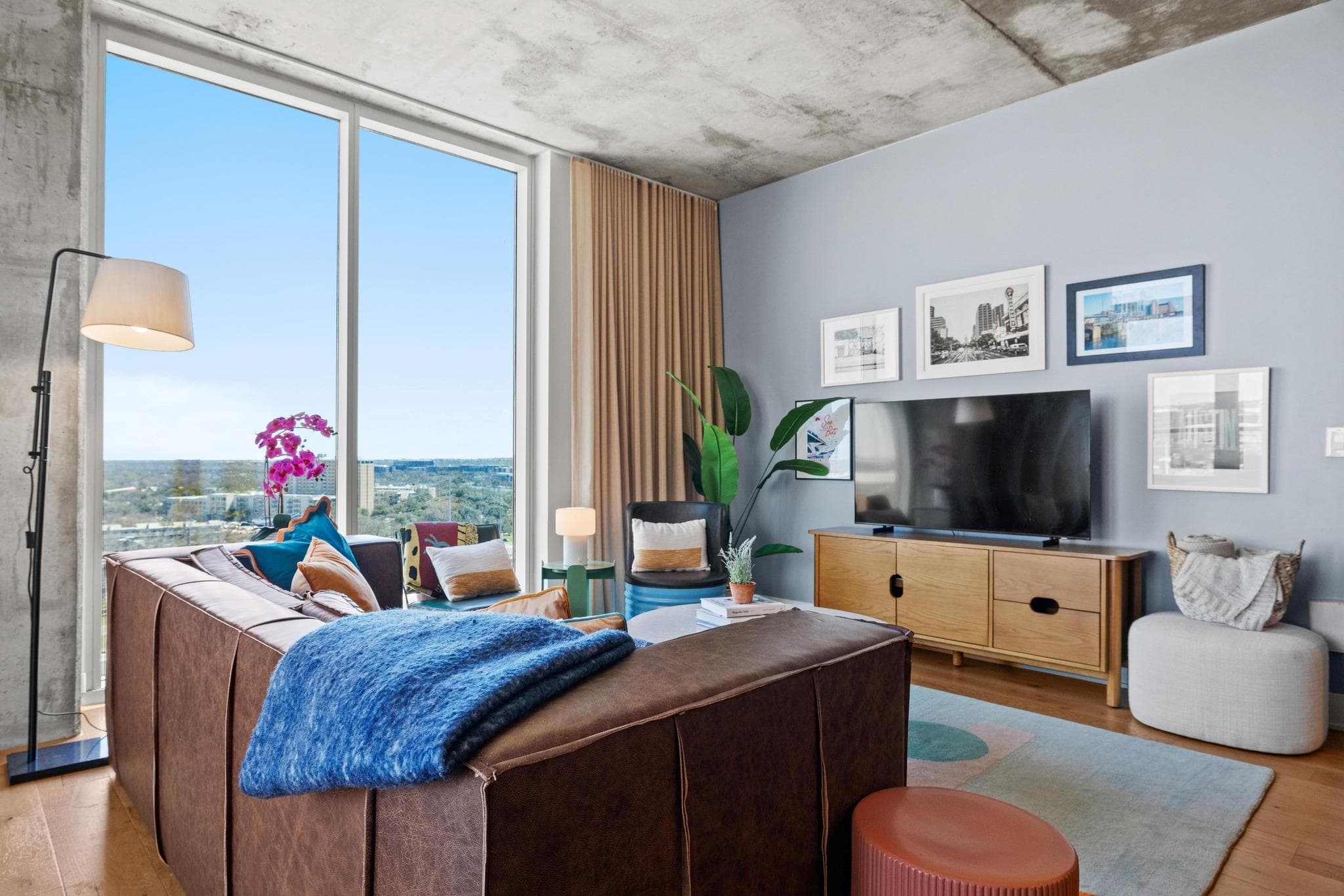 48 East Ave #1604