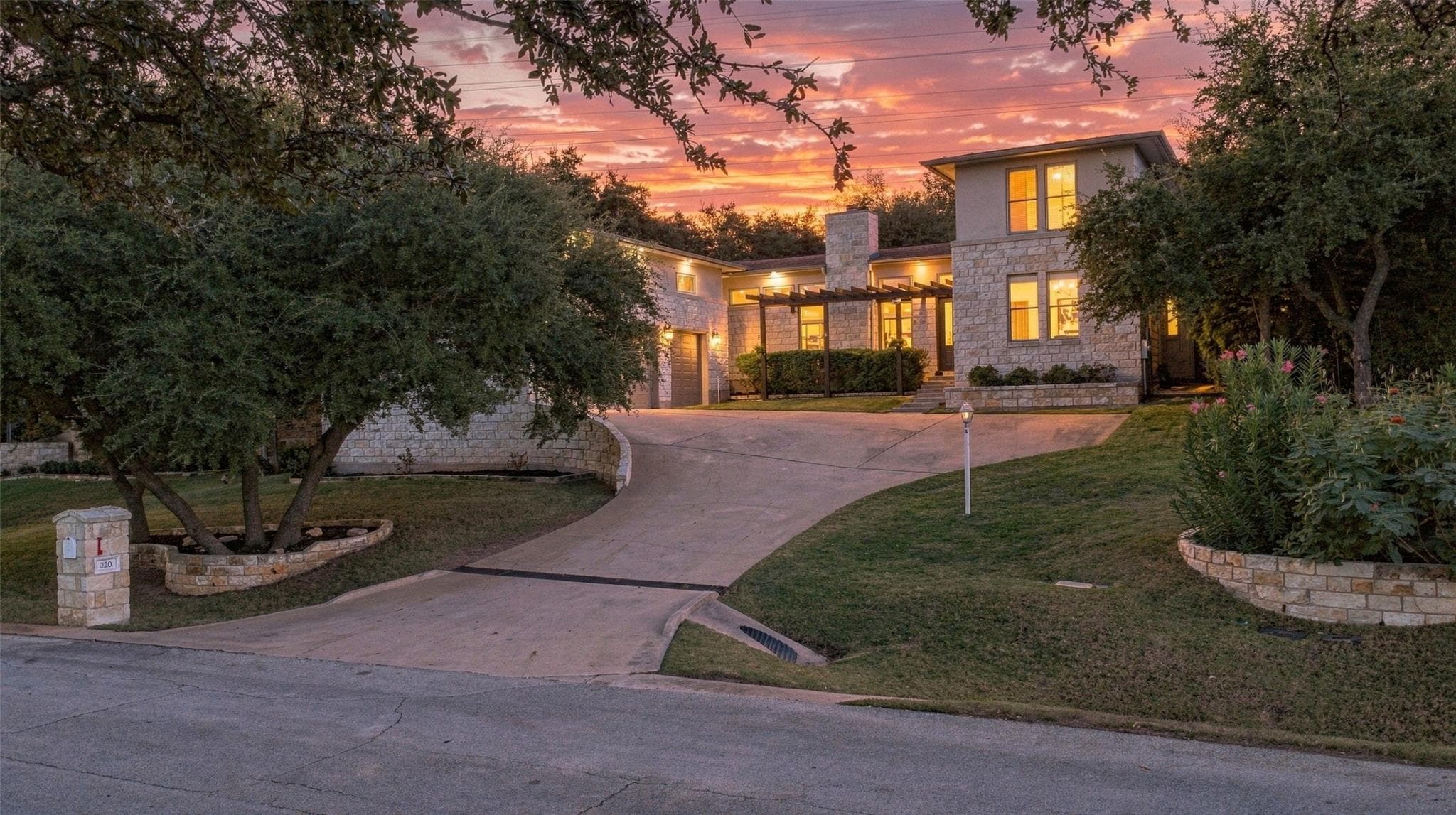 220 Clubhouse Dr