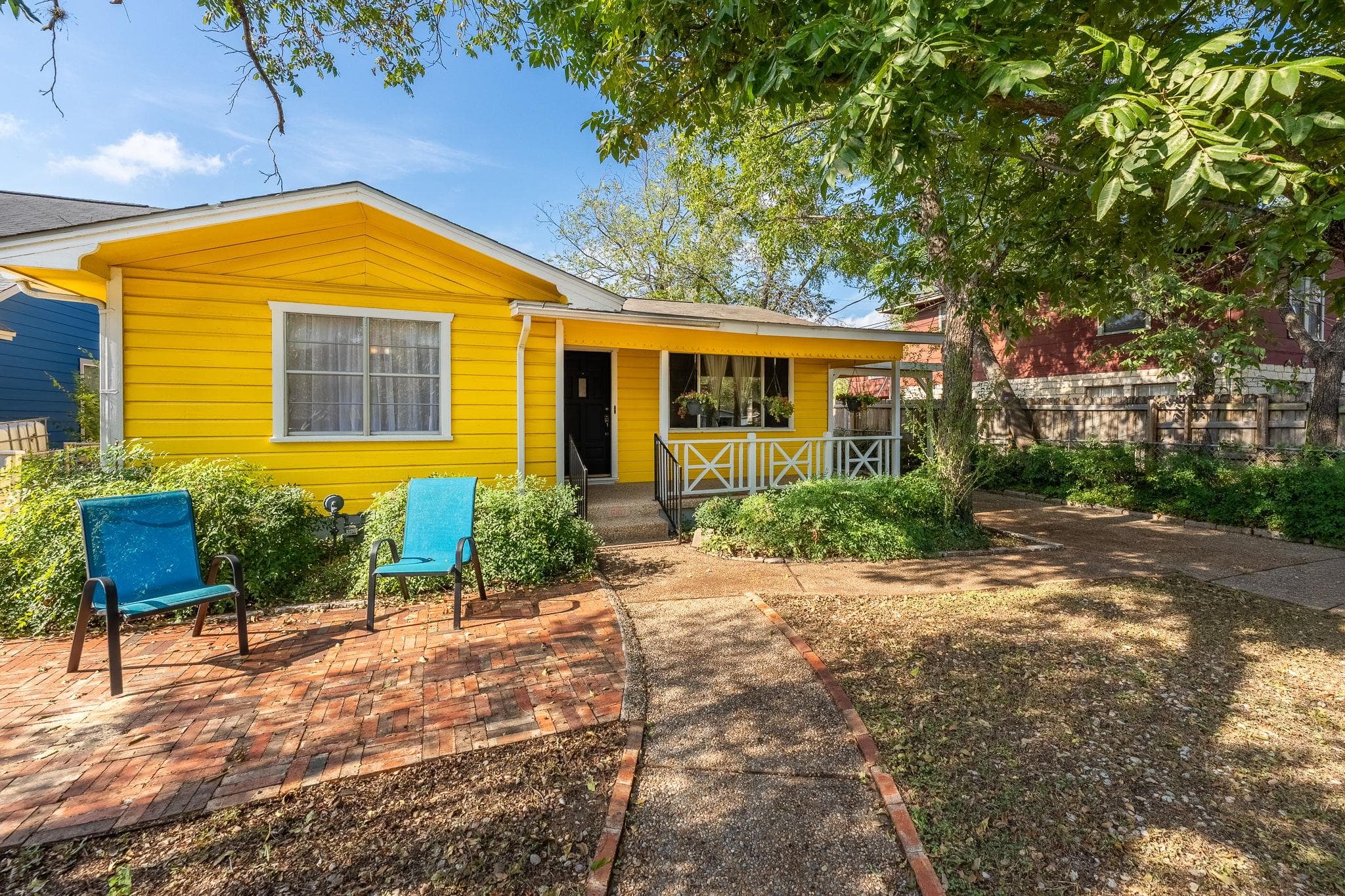 6107 Felix Ave