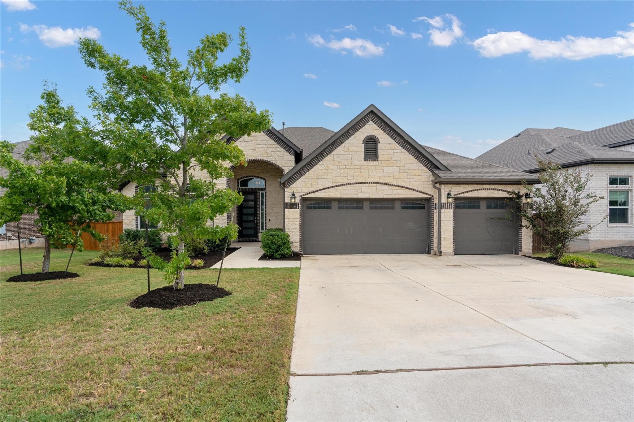 3820 Winnie Pl