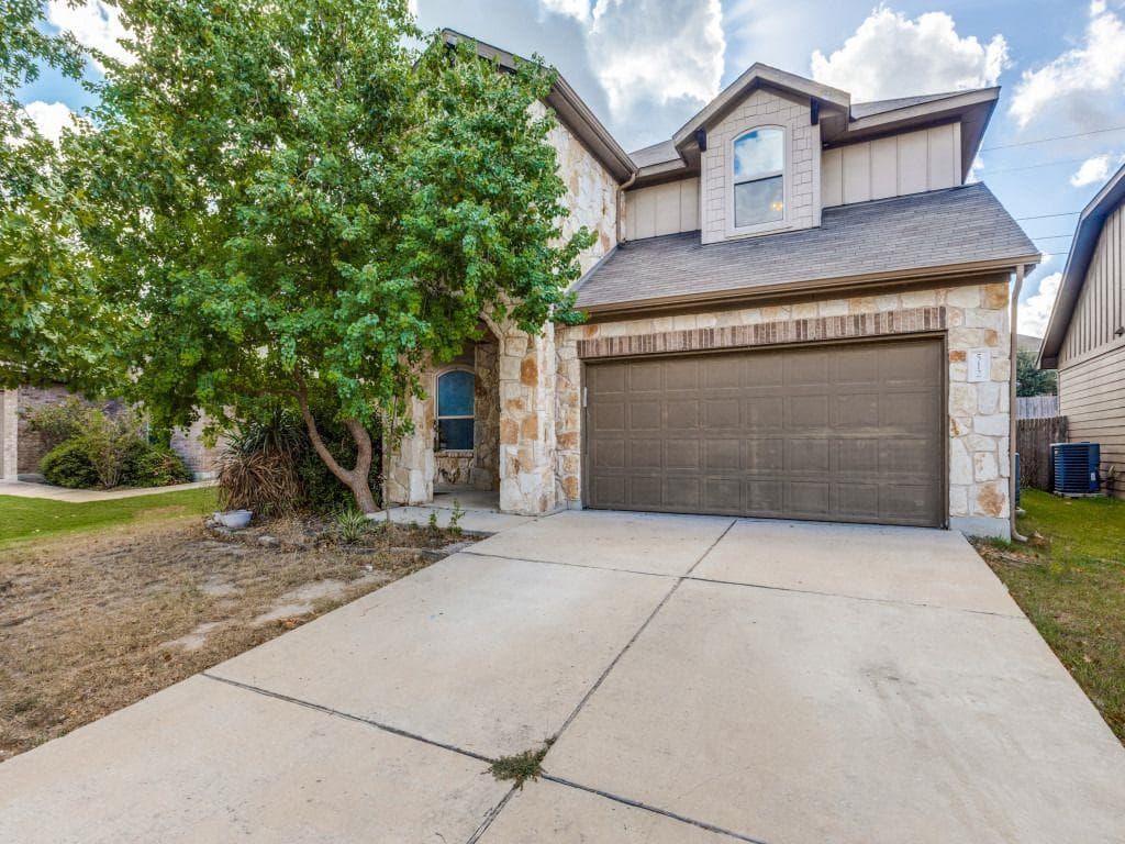 512 Eagle Brook Ln