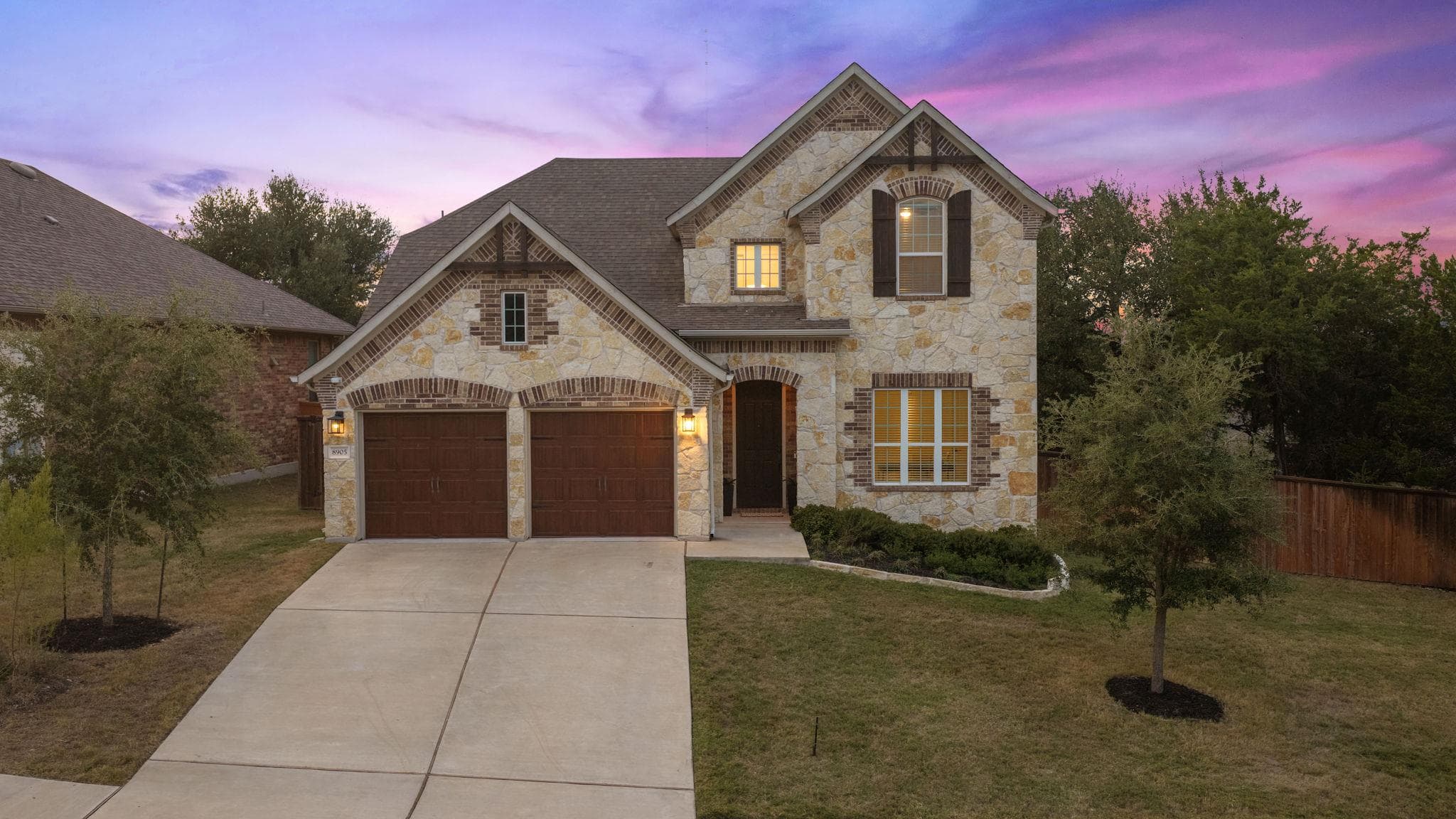 8905 Moccasin Path