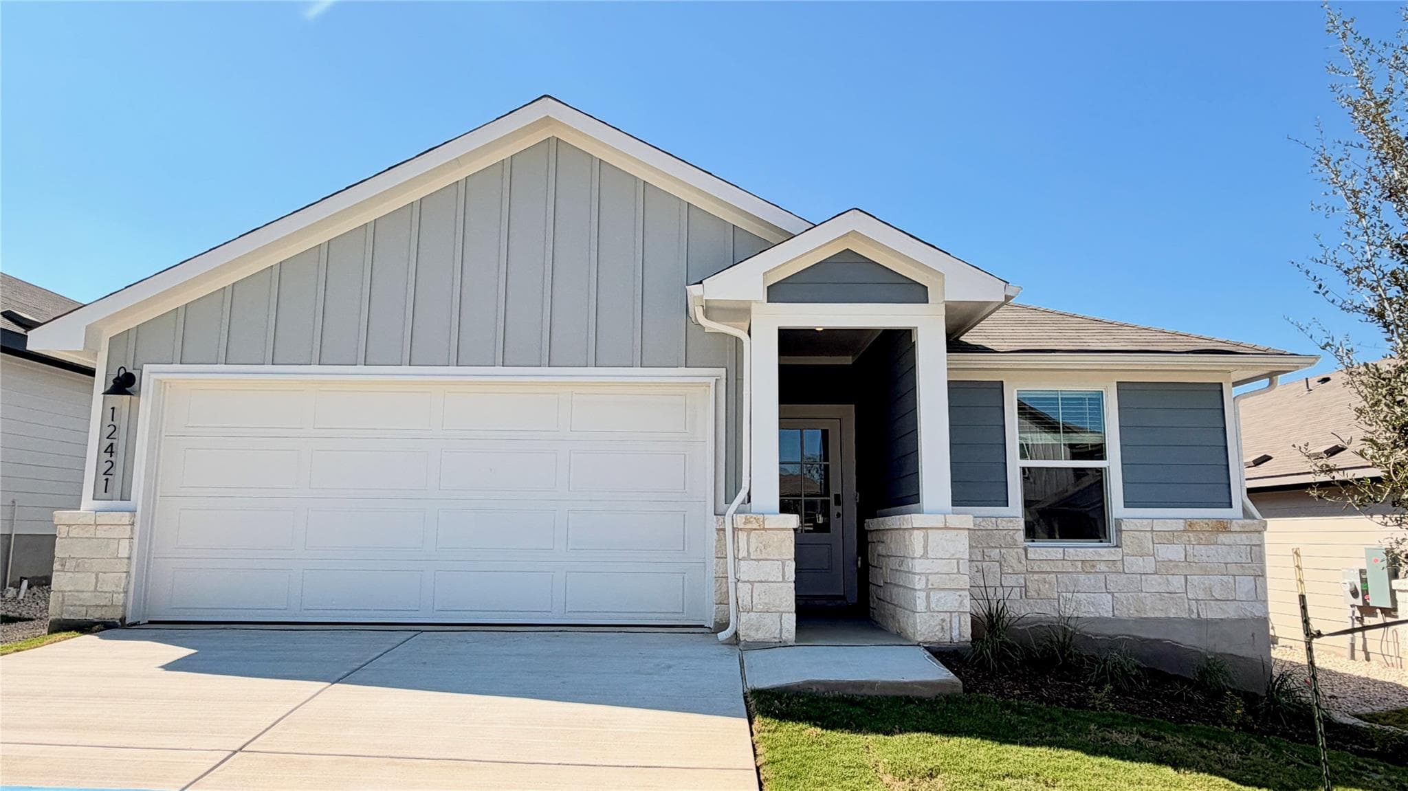 12421 Saint Thomas Dr