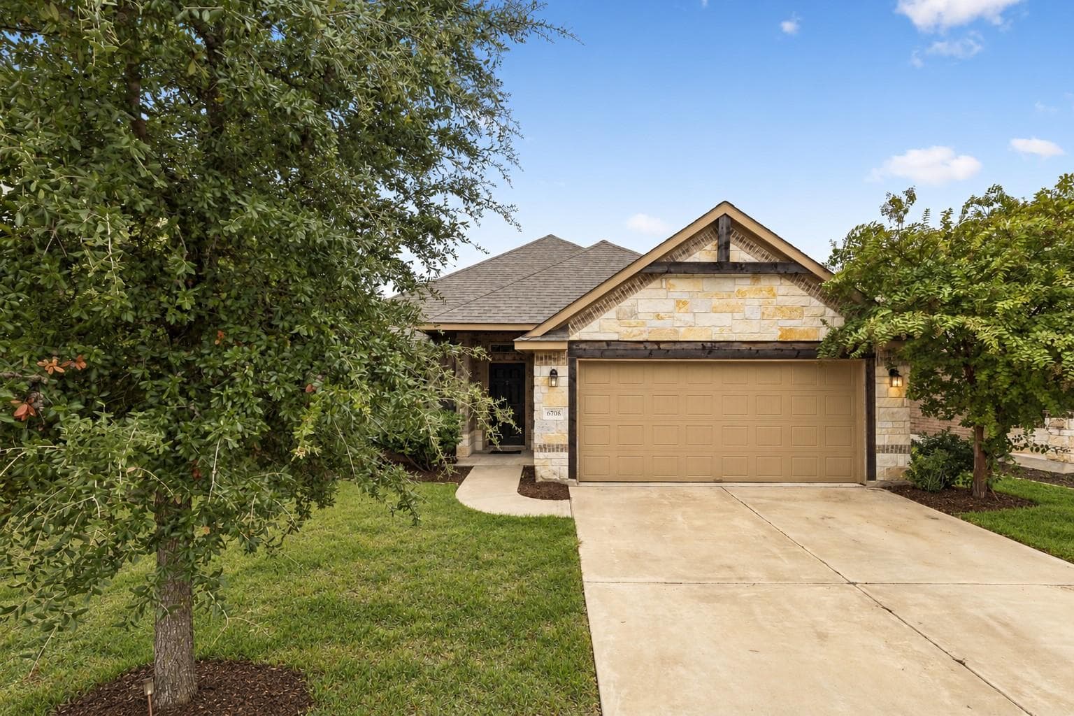 6708 Catania Loop