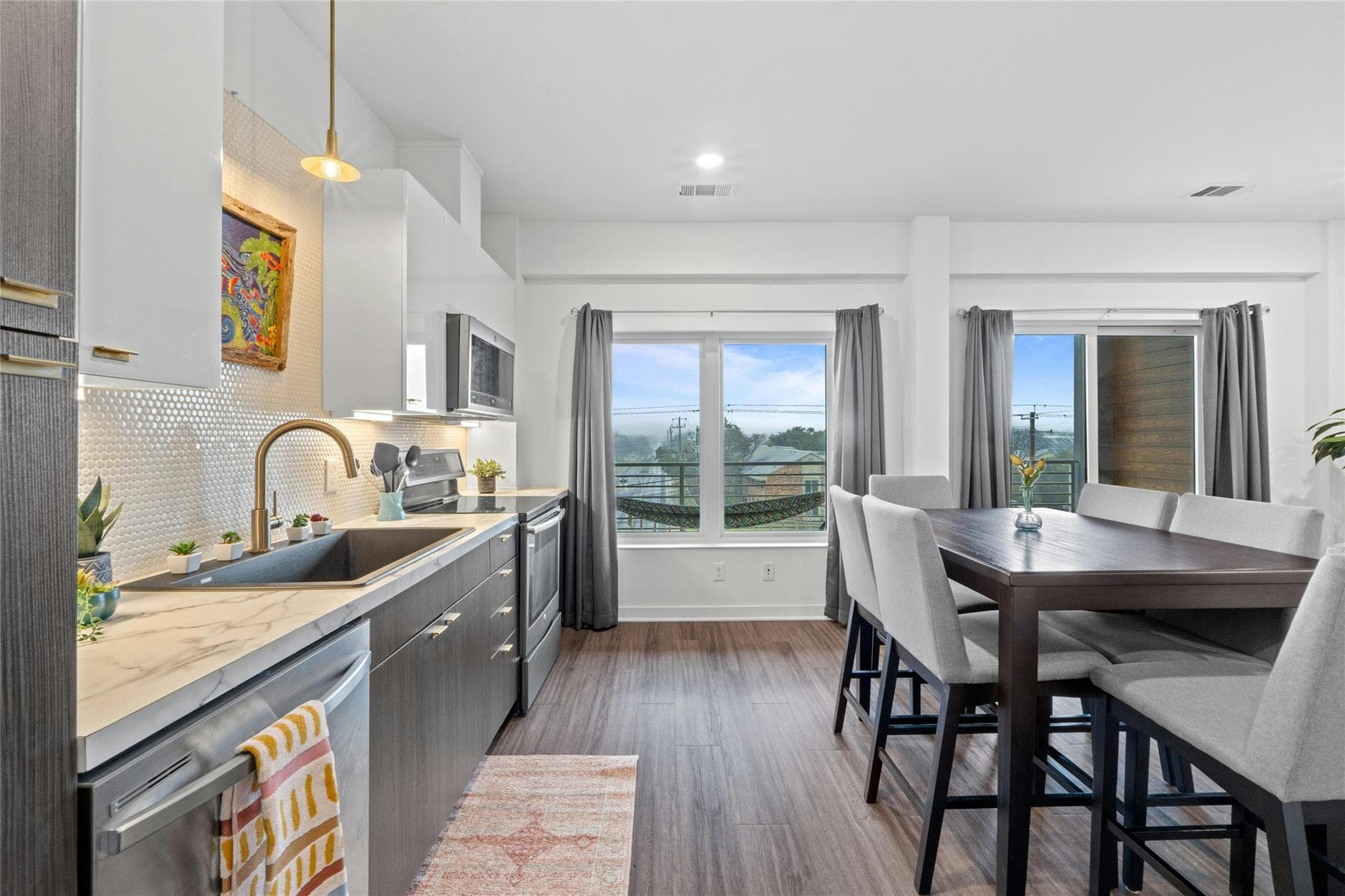 4361 S Congress Ave #402