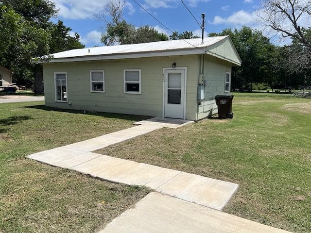 734 Trinity St