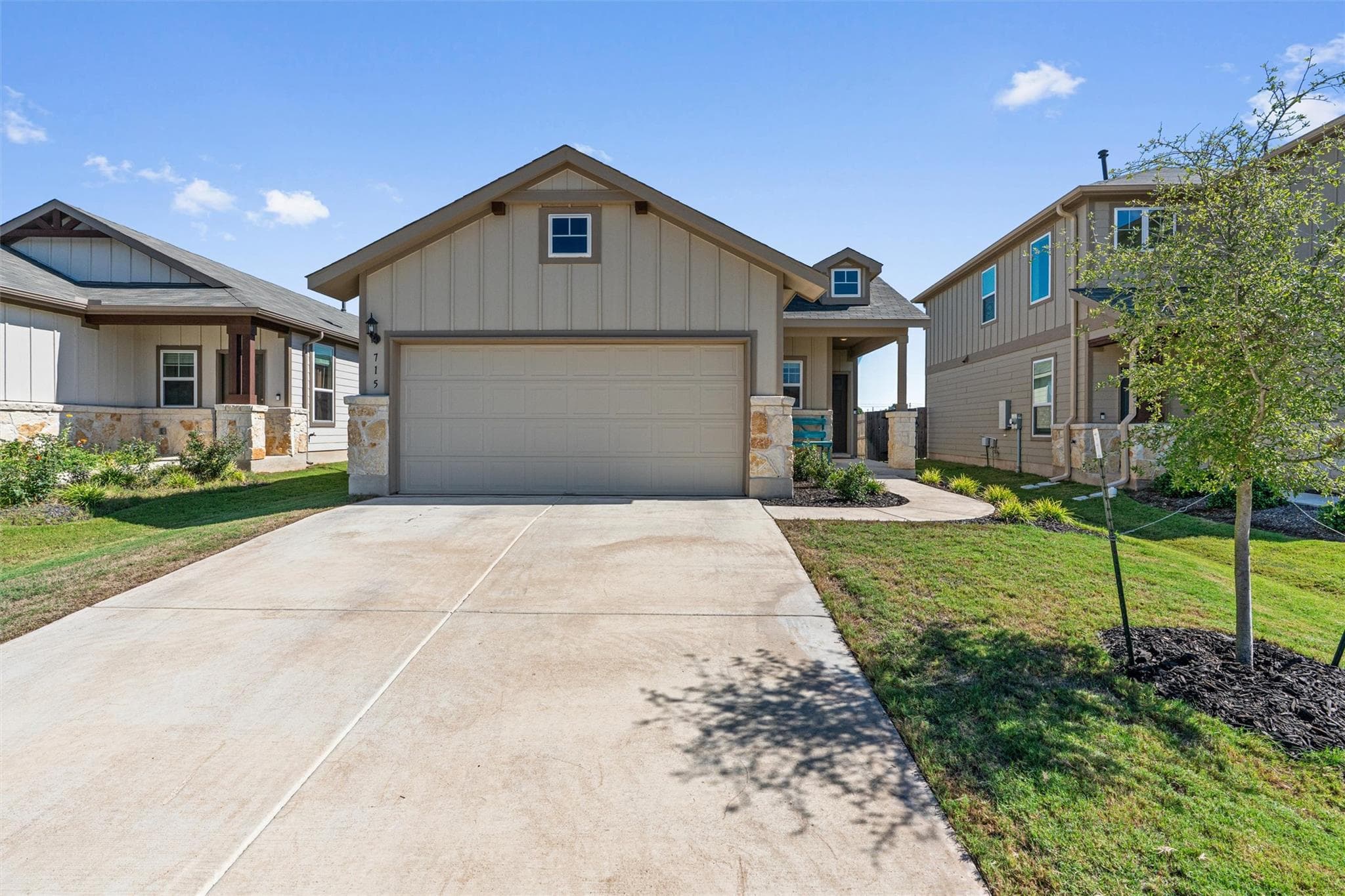 715 Papaya Dr