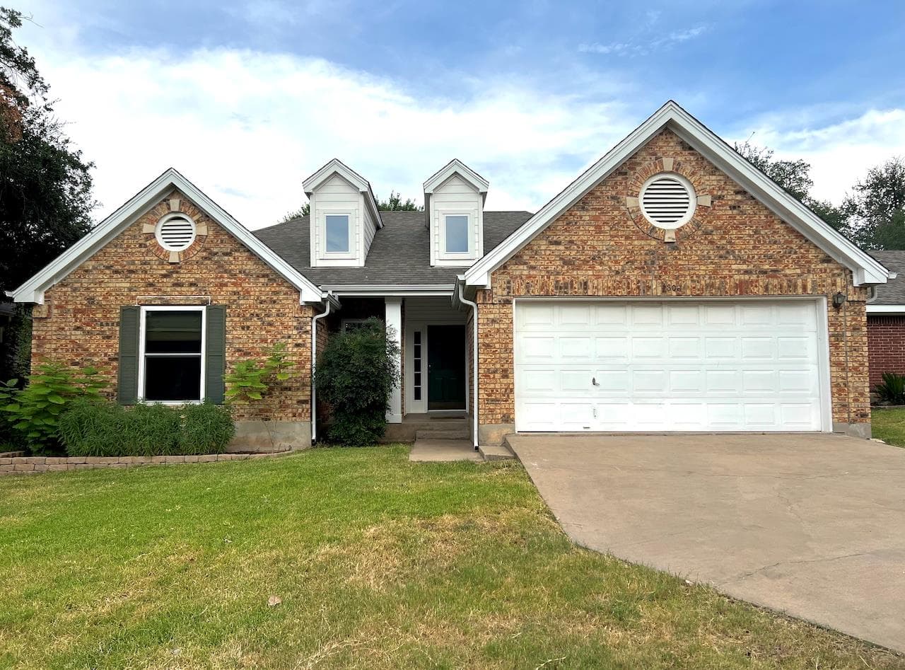 1808 Lion Heart Dr
