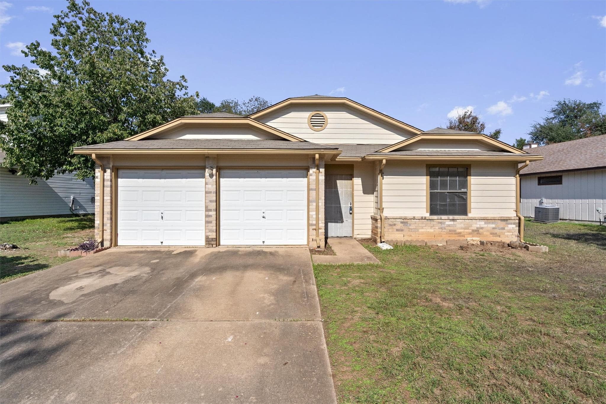 2614 Aylesbury Ln