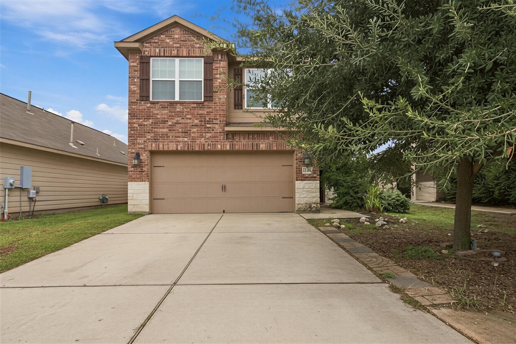 1524 Treeta Trl