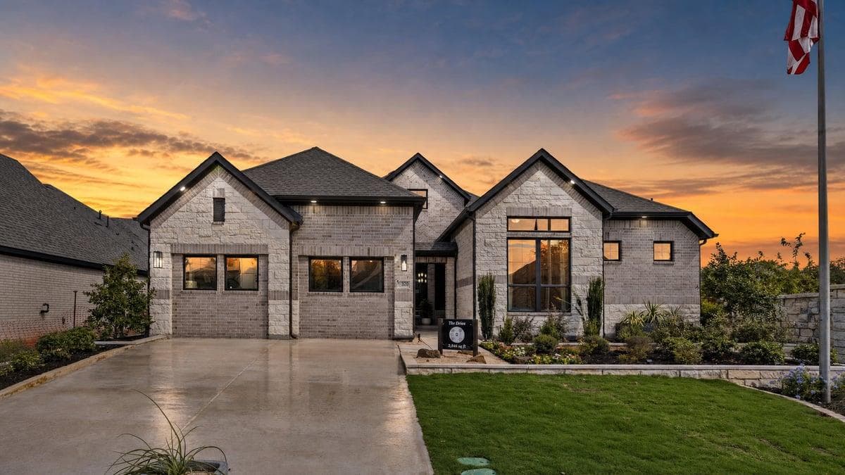 216 Firethorn Cv