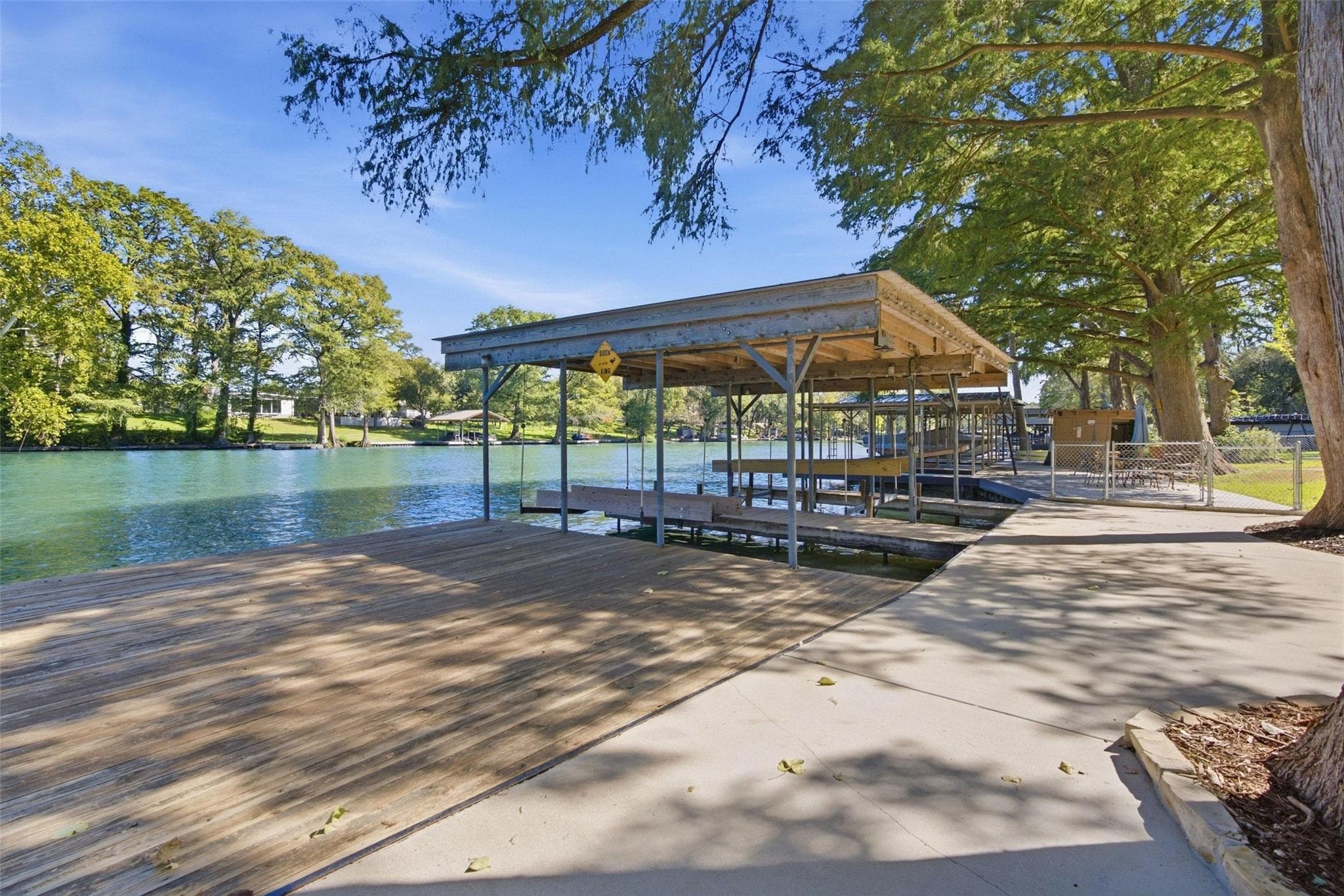 887 Lone Star Dr