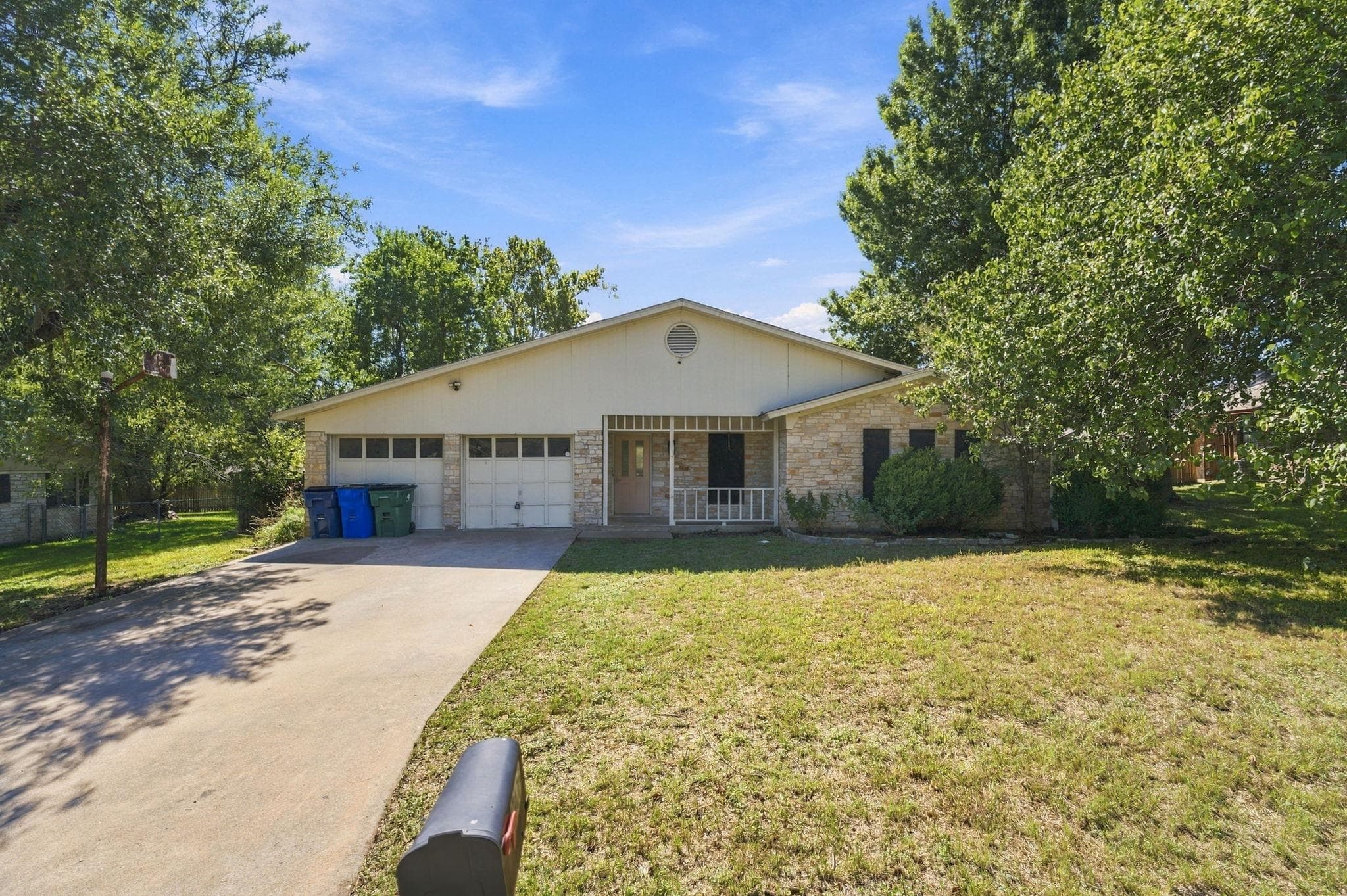 2105 Mildred Dr