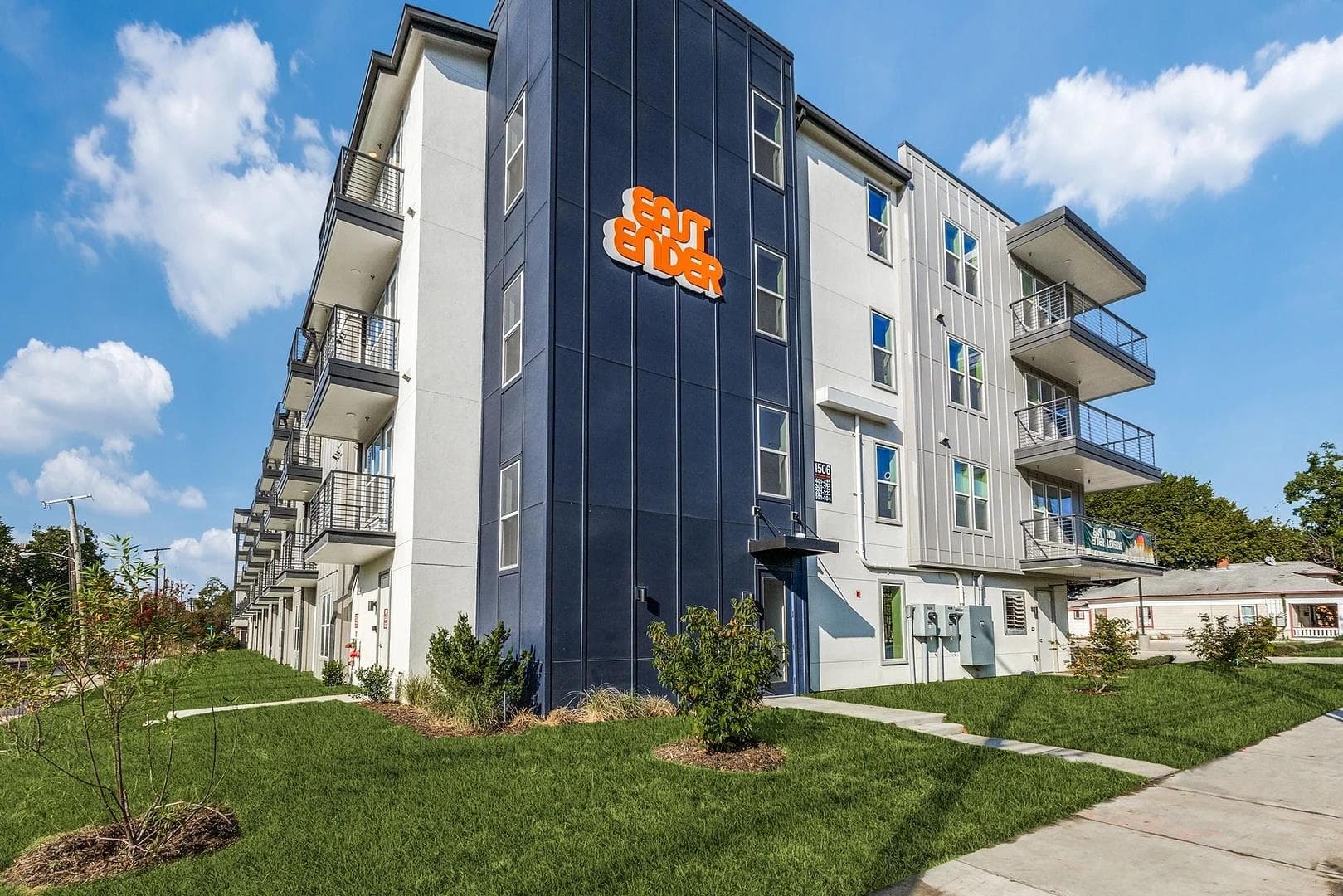 1506 N Prairie Ave #216
