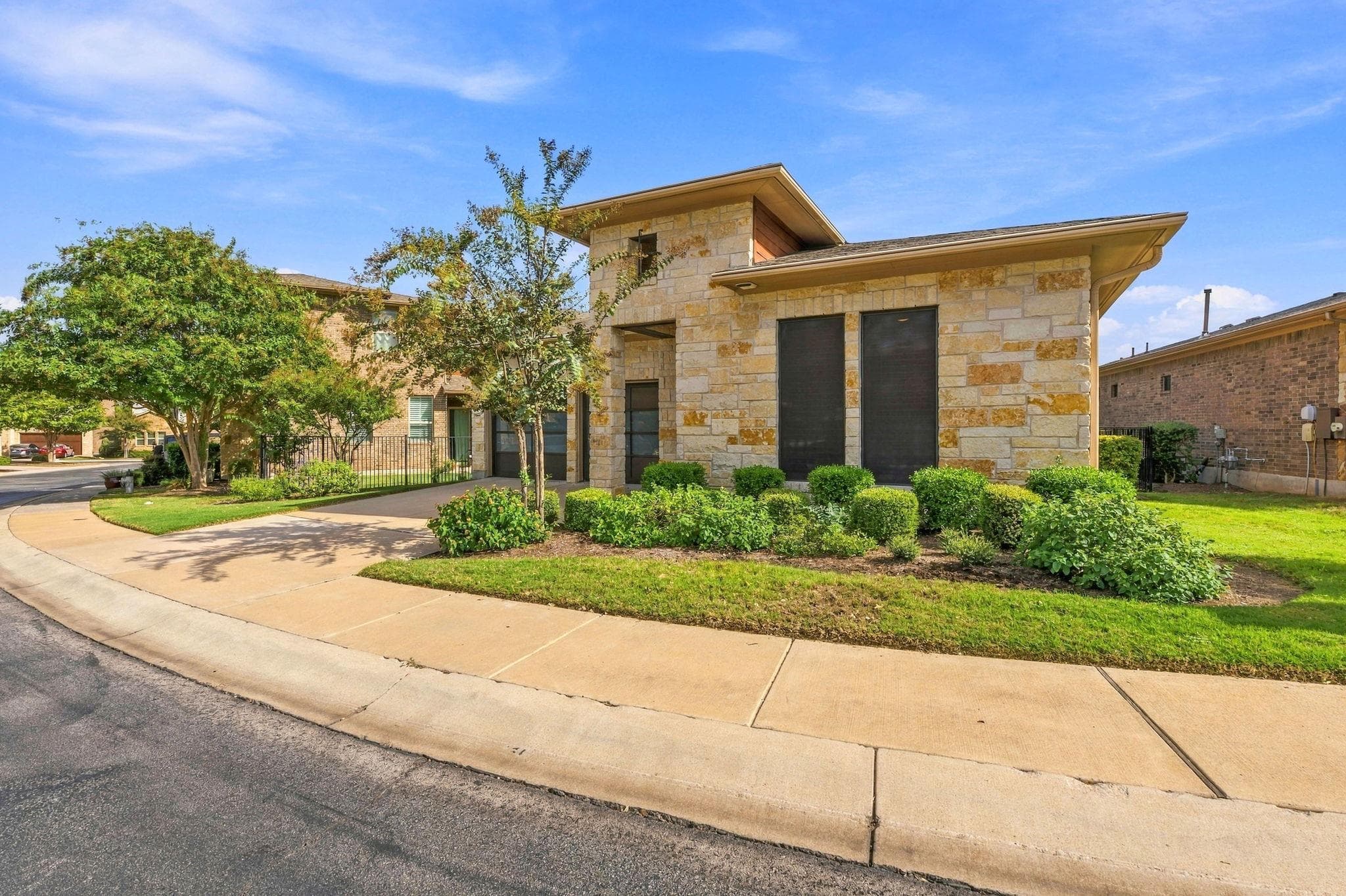 1013 Sue Ann Rose Dr