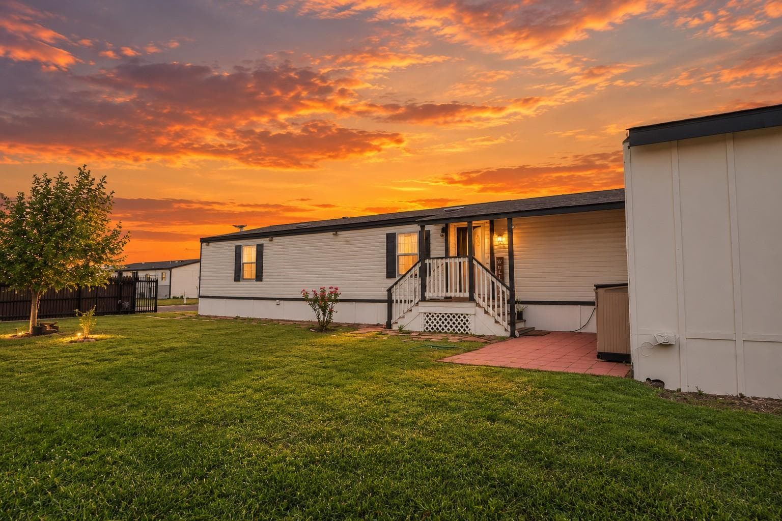 230 Vaquero Ln