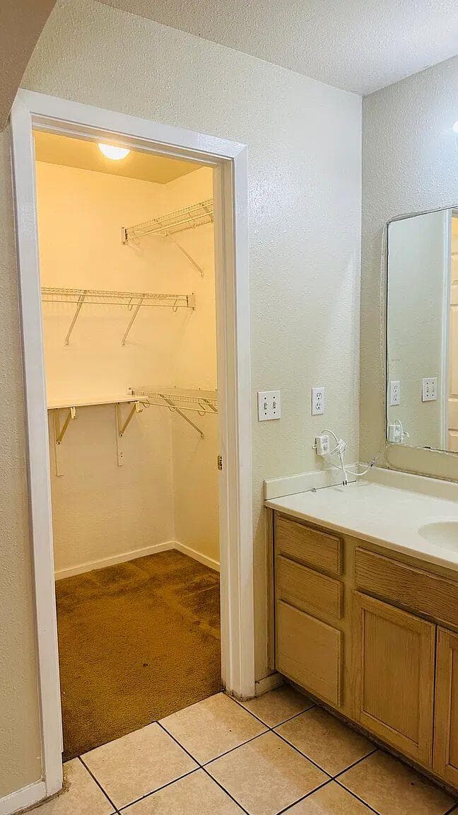 2222 Katy Ln #B