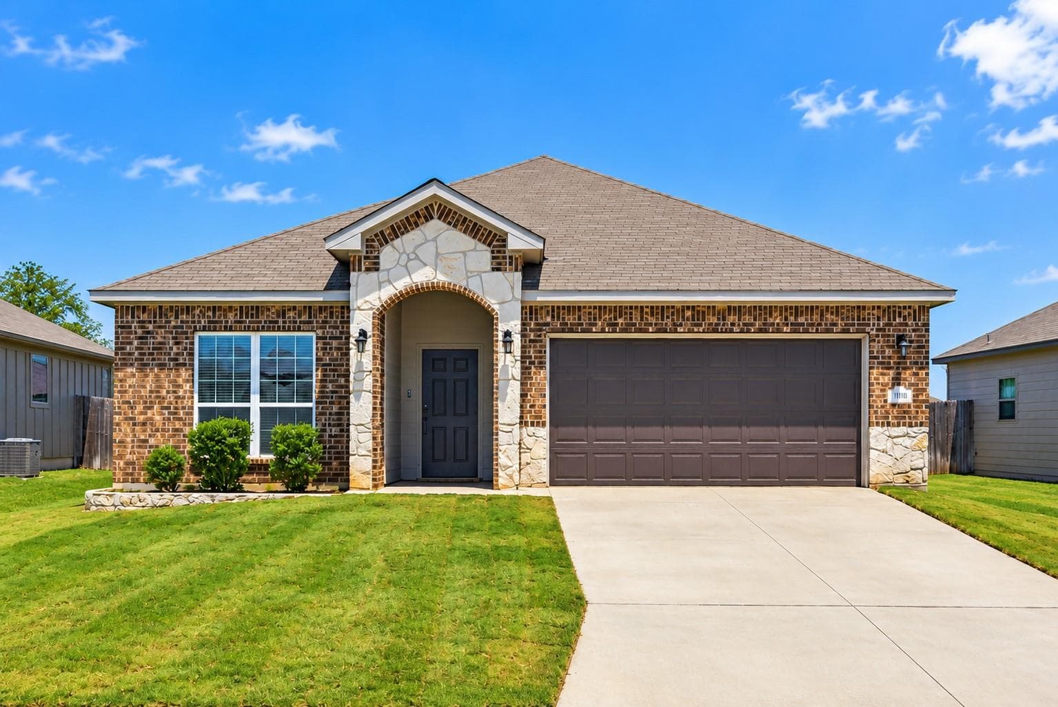 1125 Lakeway Crossing Dr