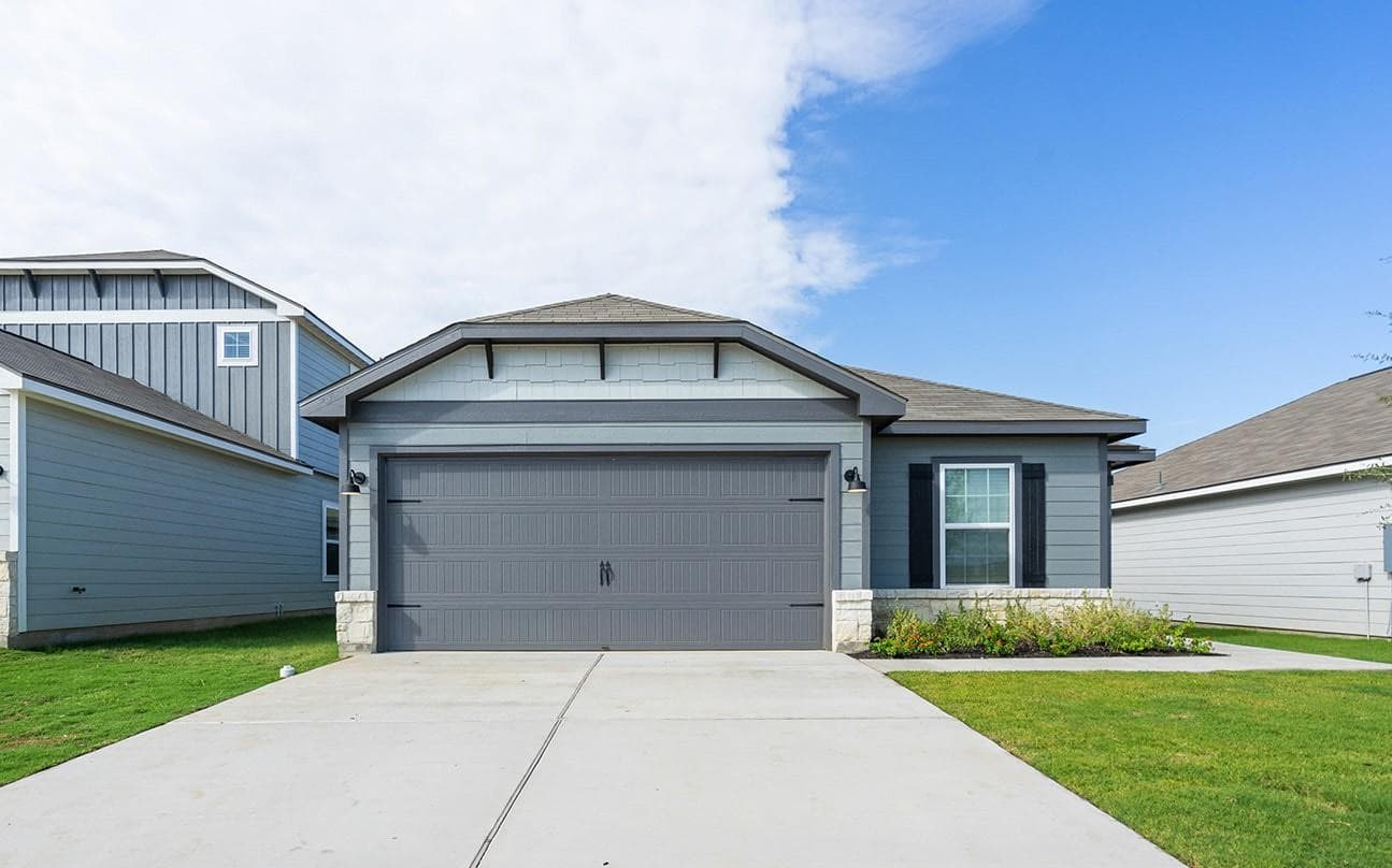 225 W Luna Blue Ln