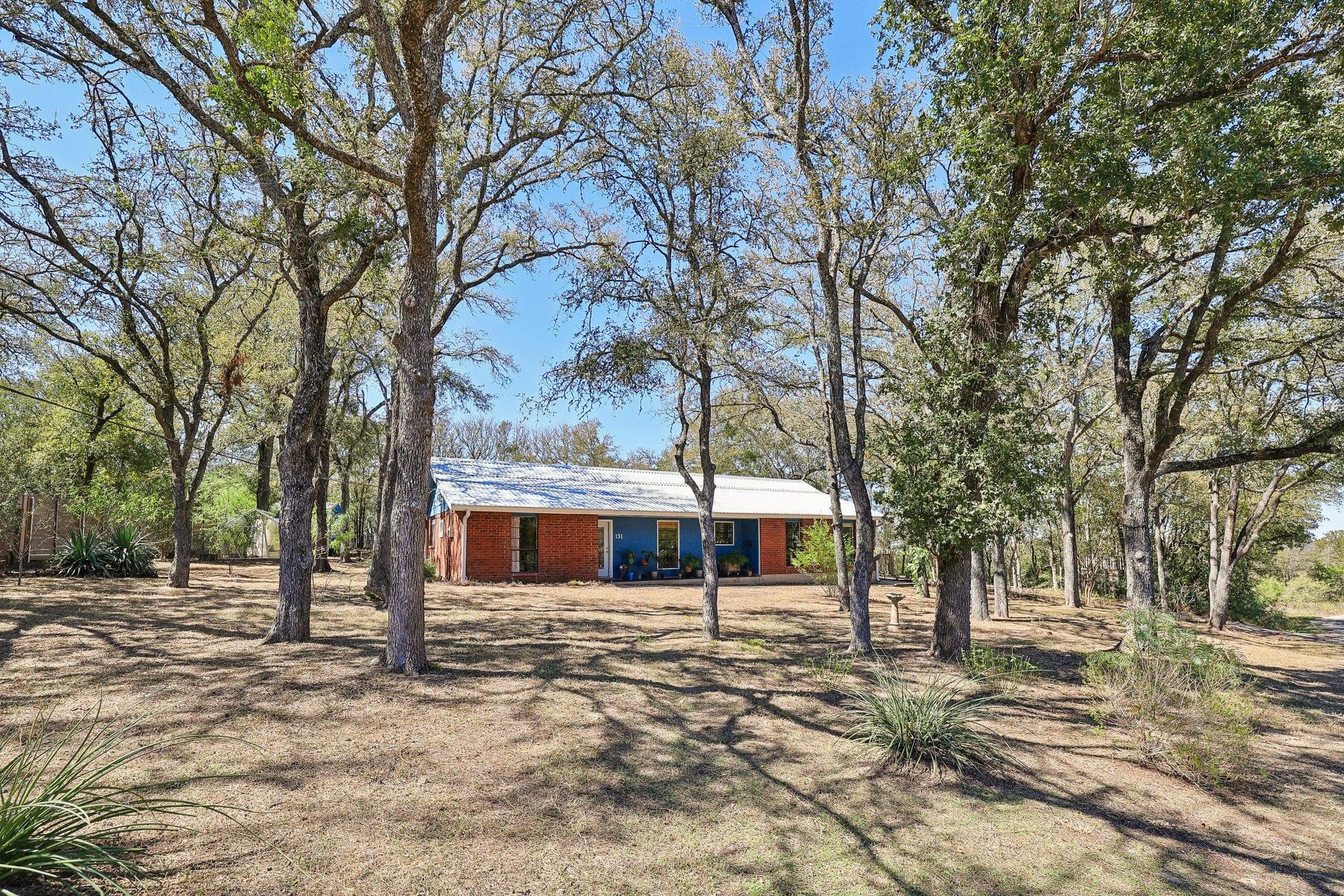 131 Laura Ln