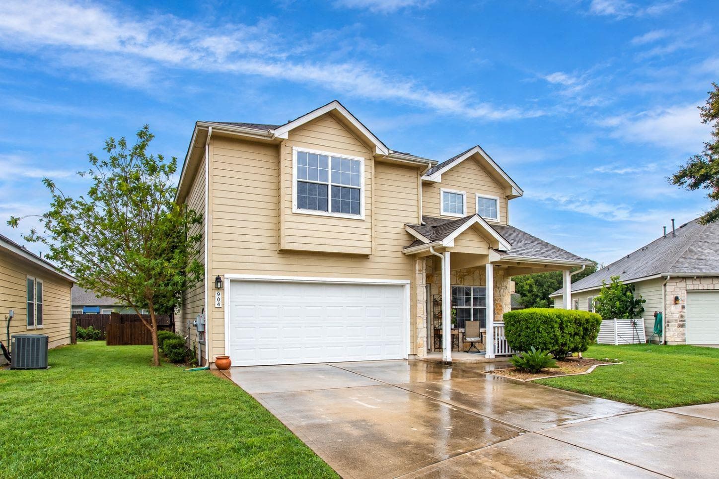 904 Elmwood Dr