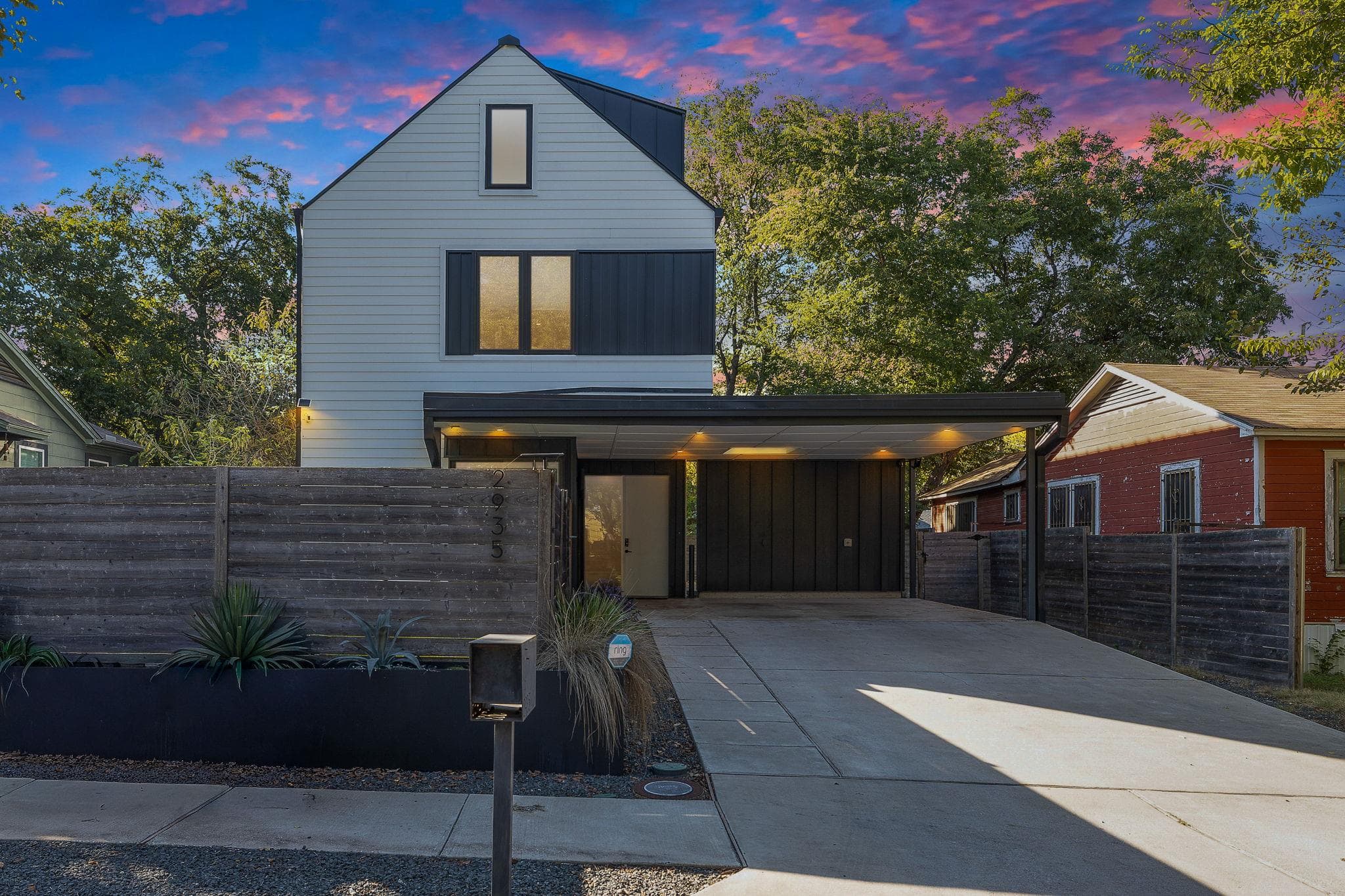 2935 Pannell St