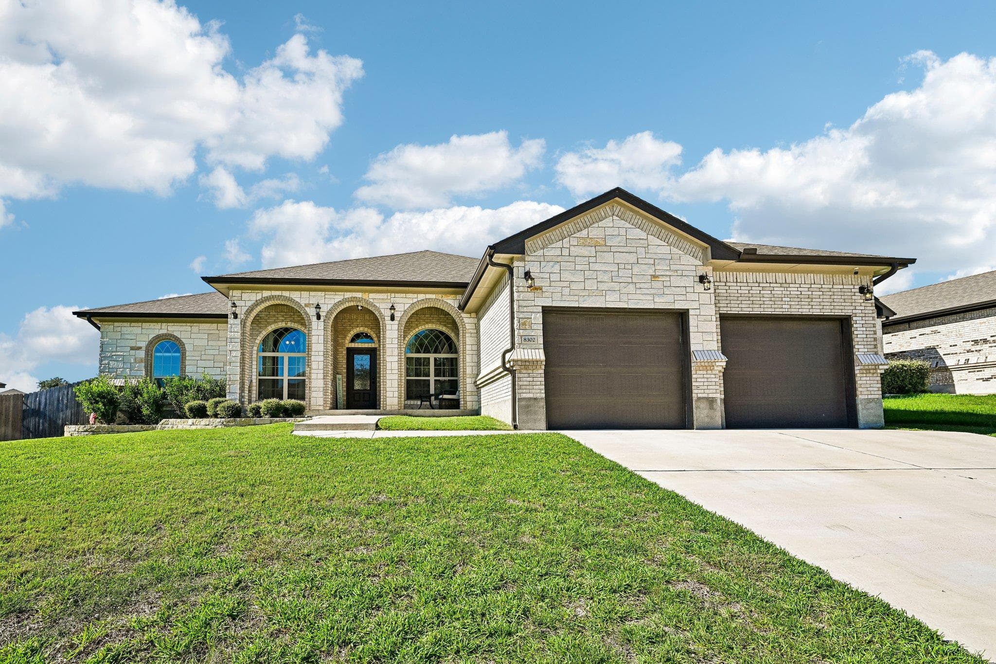 8302 Ginny Ln