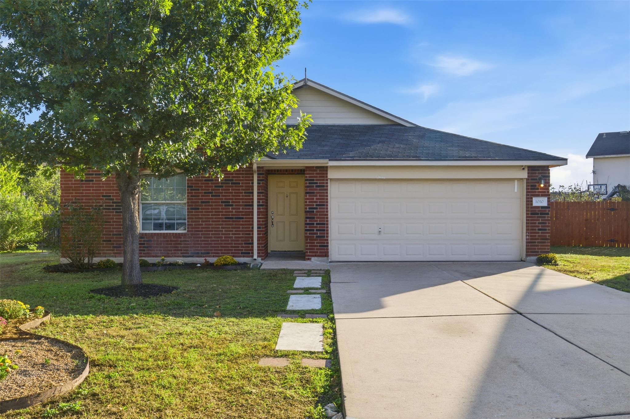 1010 Meandering Creek Cv