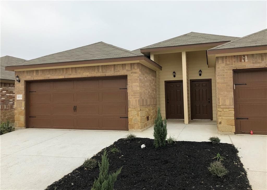 323 Joanne Loop #B