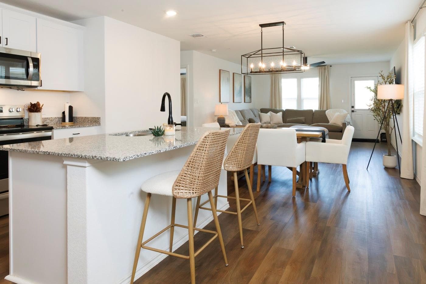 759 Bluegrass Pt
