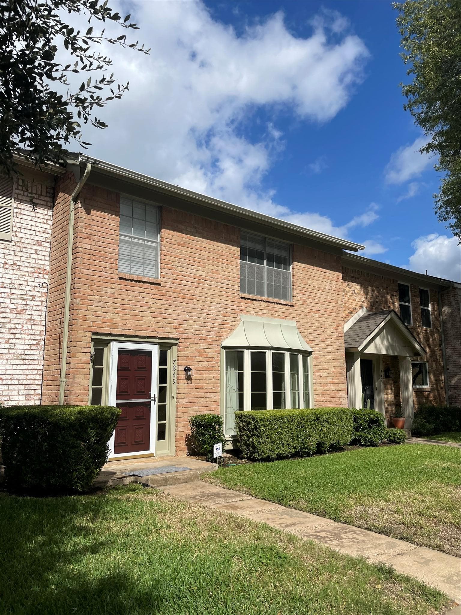 7269 Creekside Dr