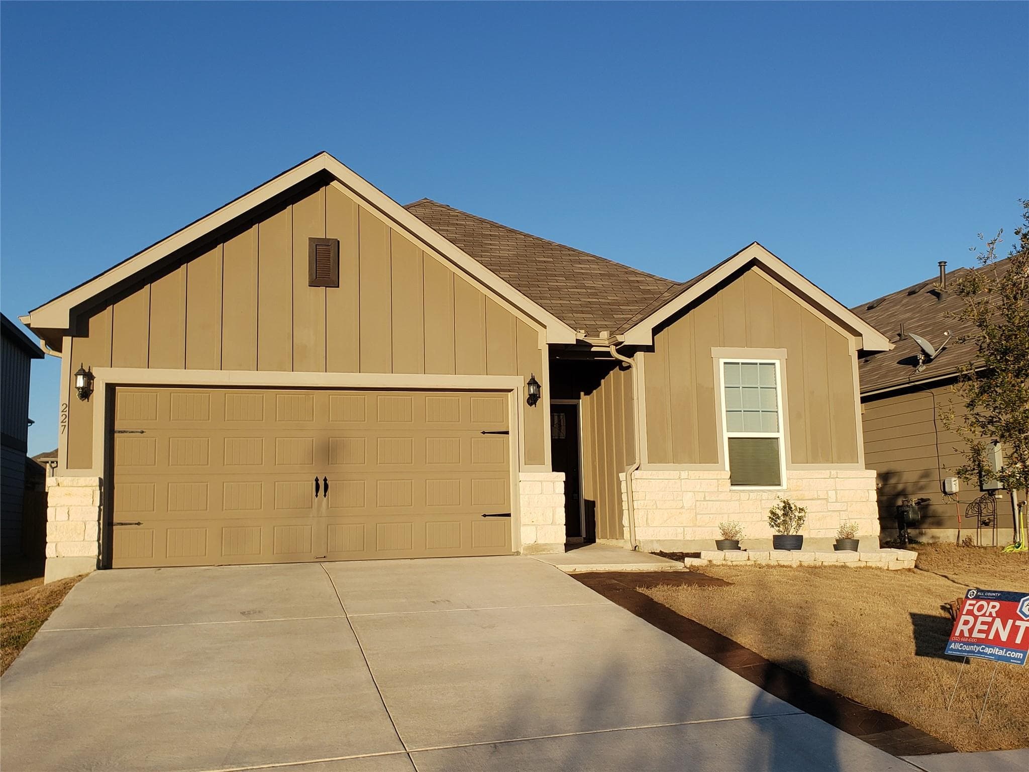 227 Everglade Dr