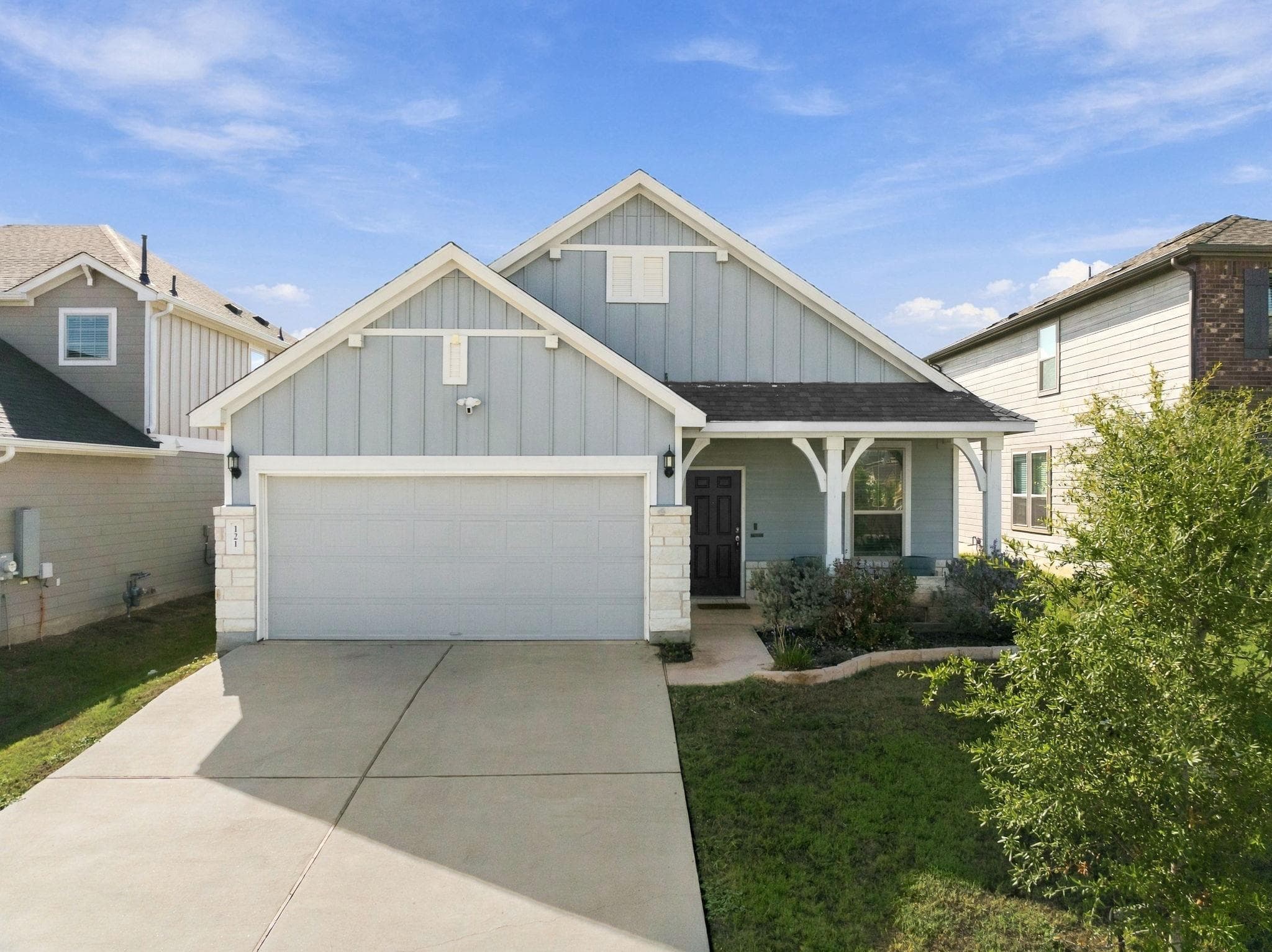 121 English Oak St