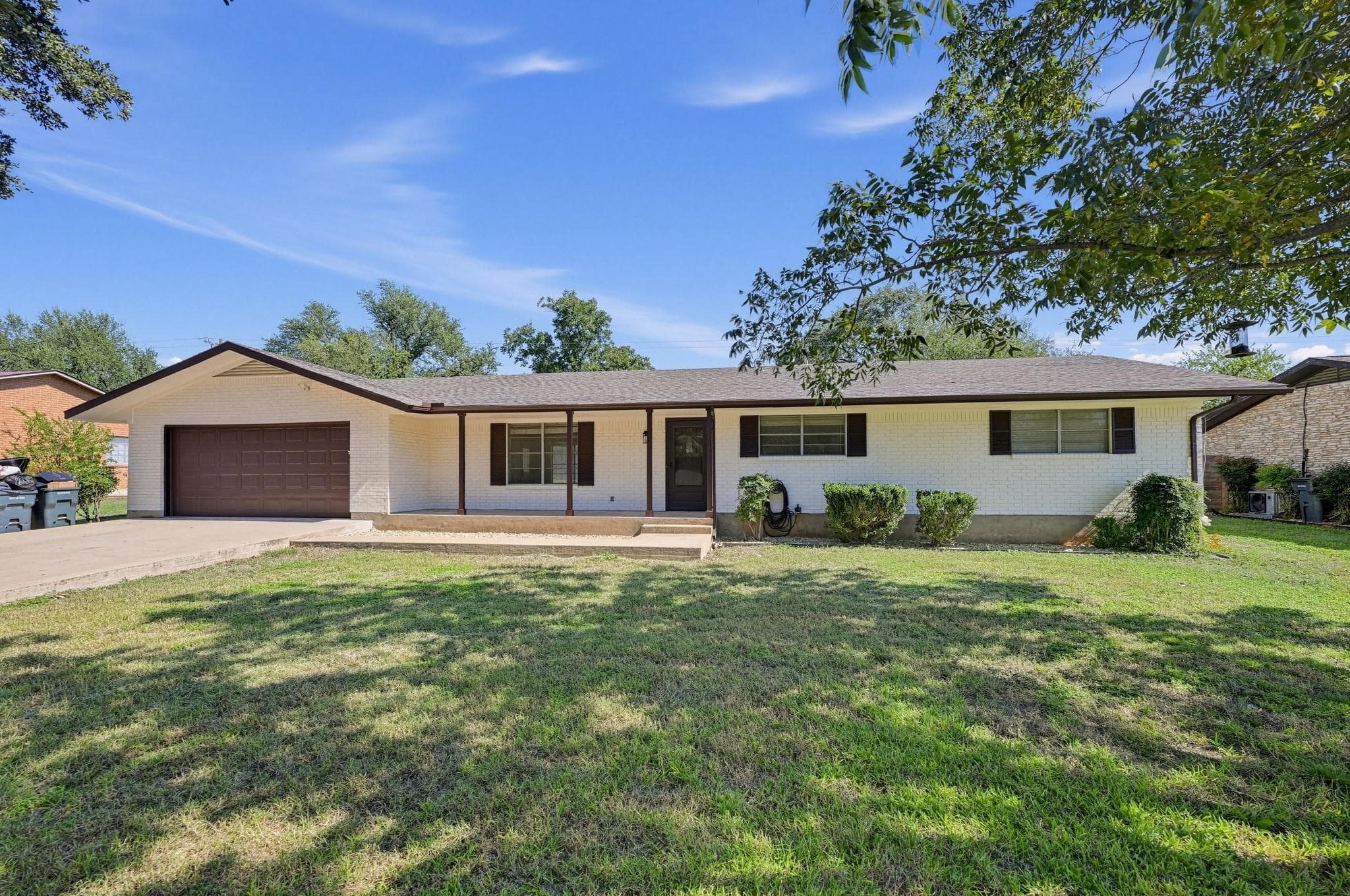 1611 Mesquite Ln