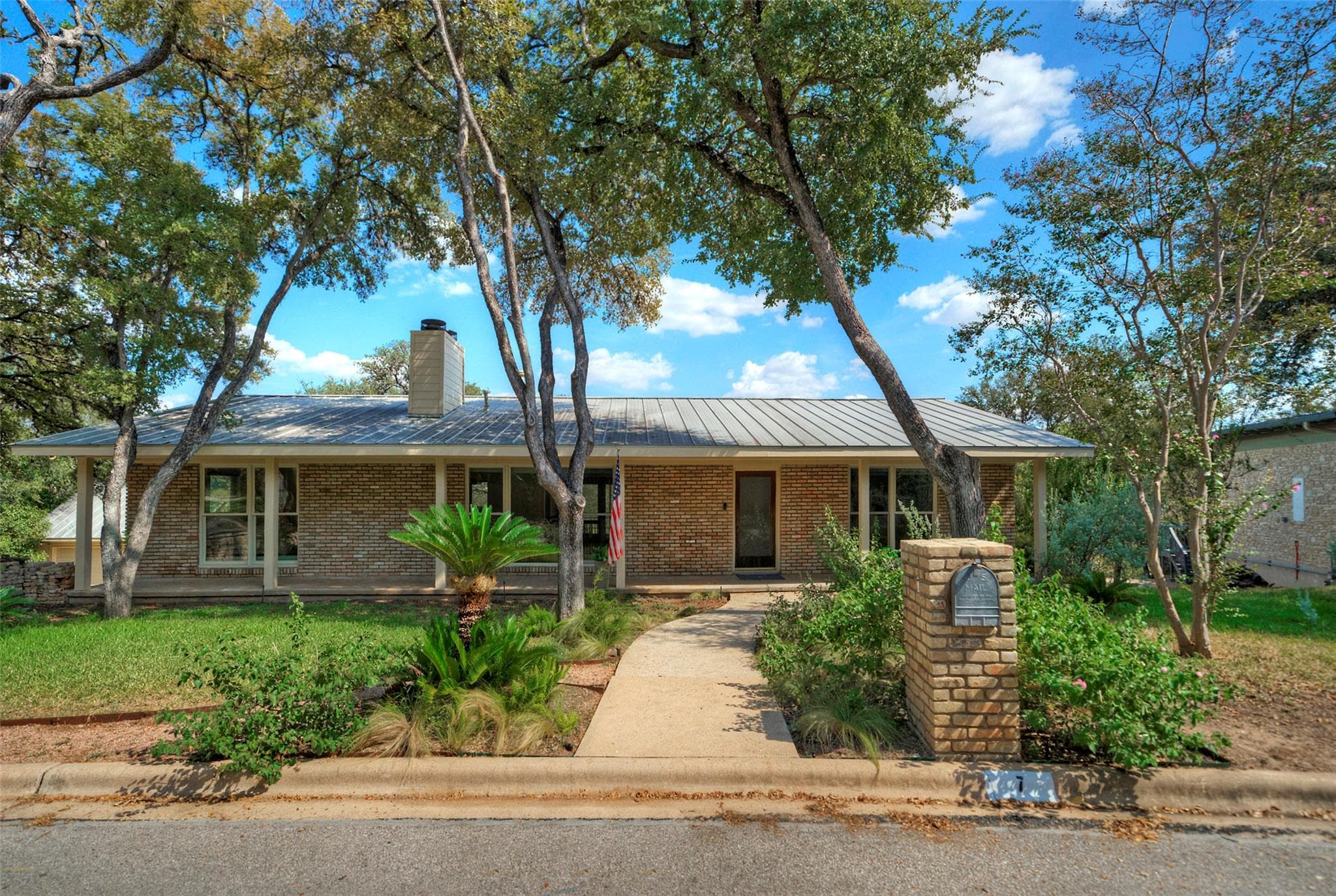 7 Inwood Cir