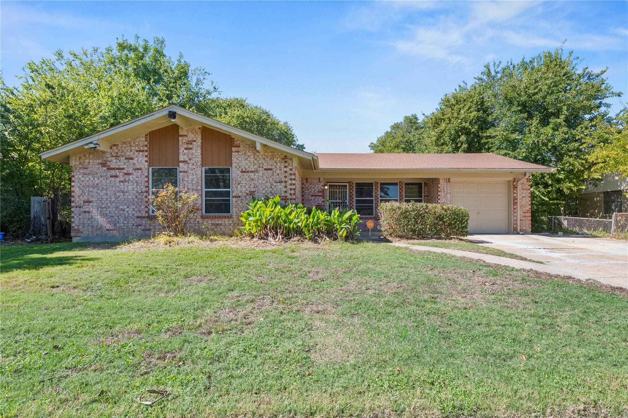 1819 Clarawood Dr