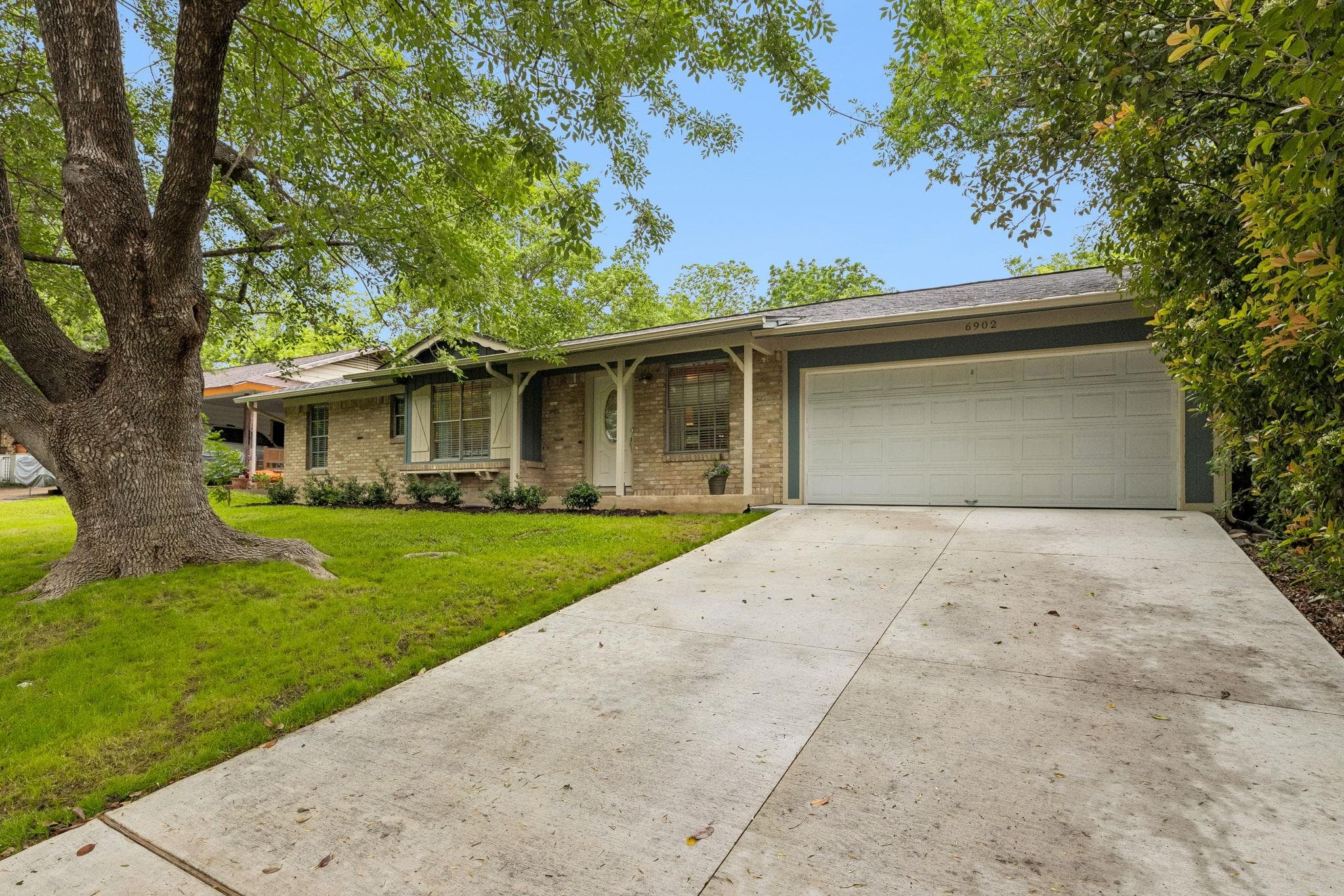 6902 Notre Dame Dr